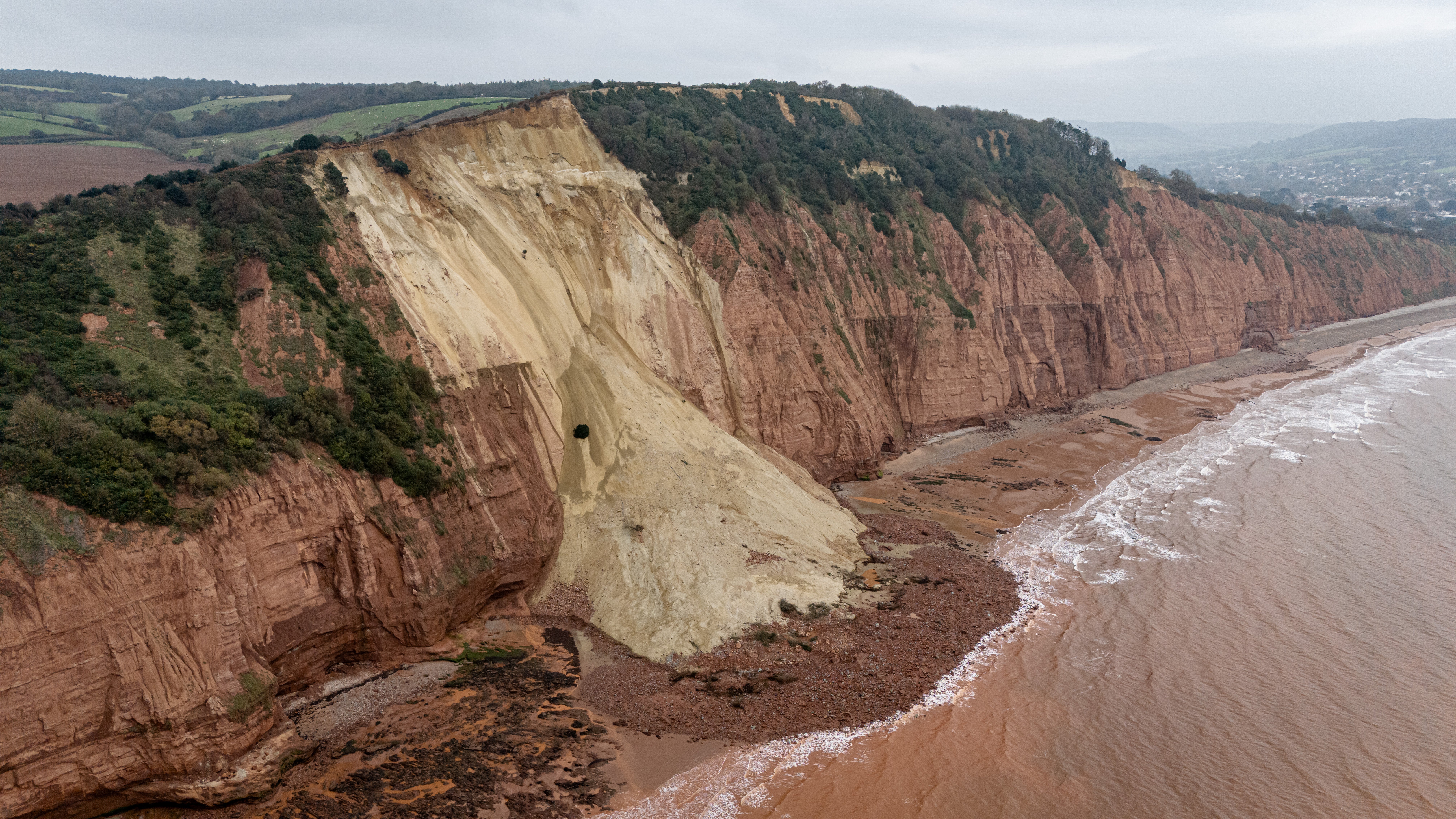 The home is now just 40ft away from the unstable cliff edge