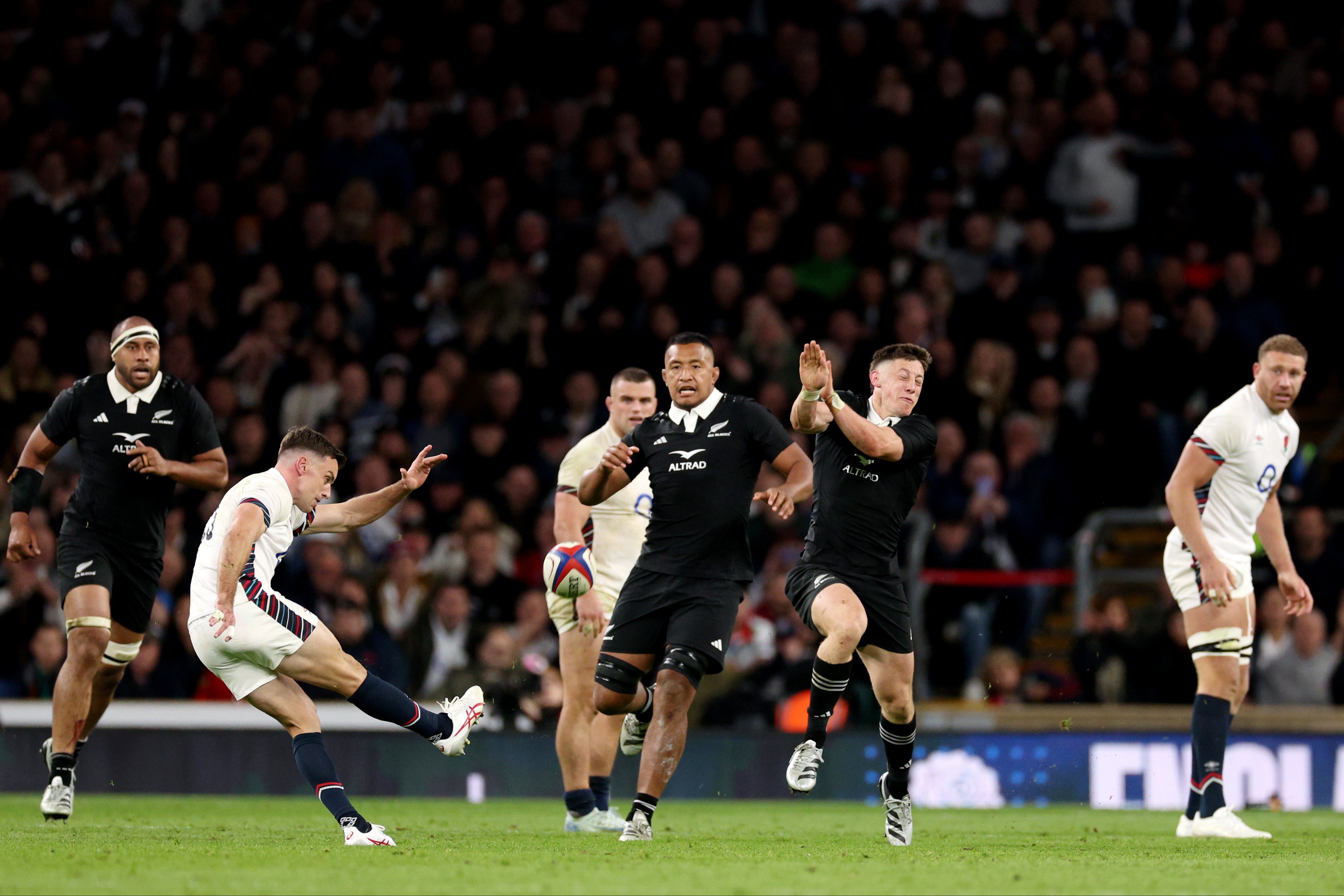 George Ford’s last-minute drop goal sailed wide to hand New Zealand victory