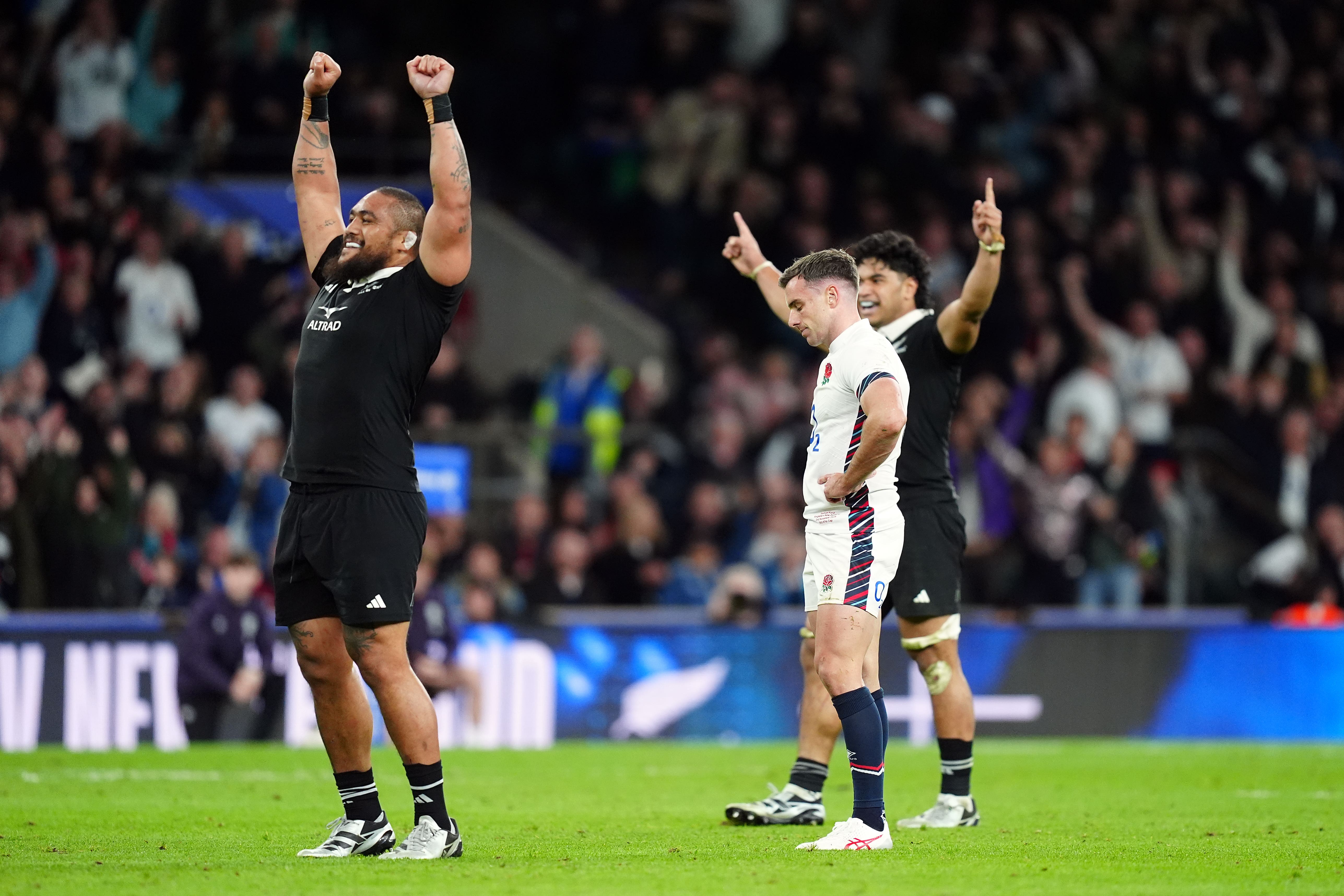 England’s George Ford (right) reacts to missing a drop goal attempt (David Davies/PA)