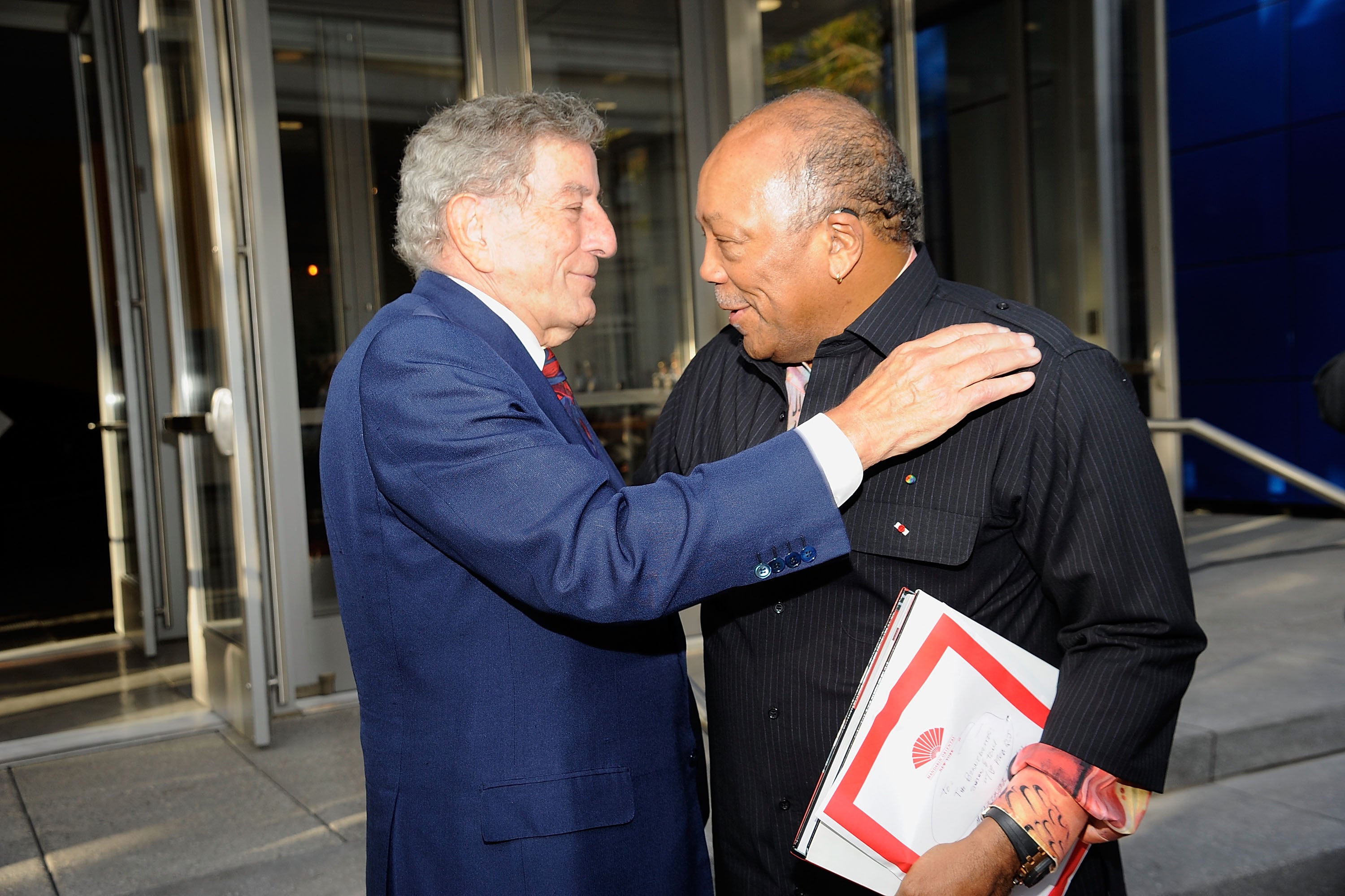 Jones with the late jazz crooner Tony Bennett