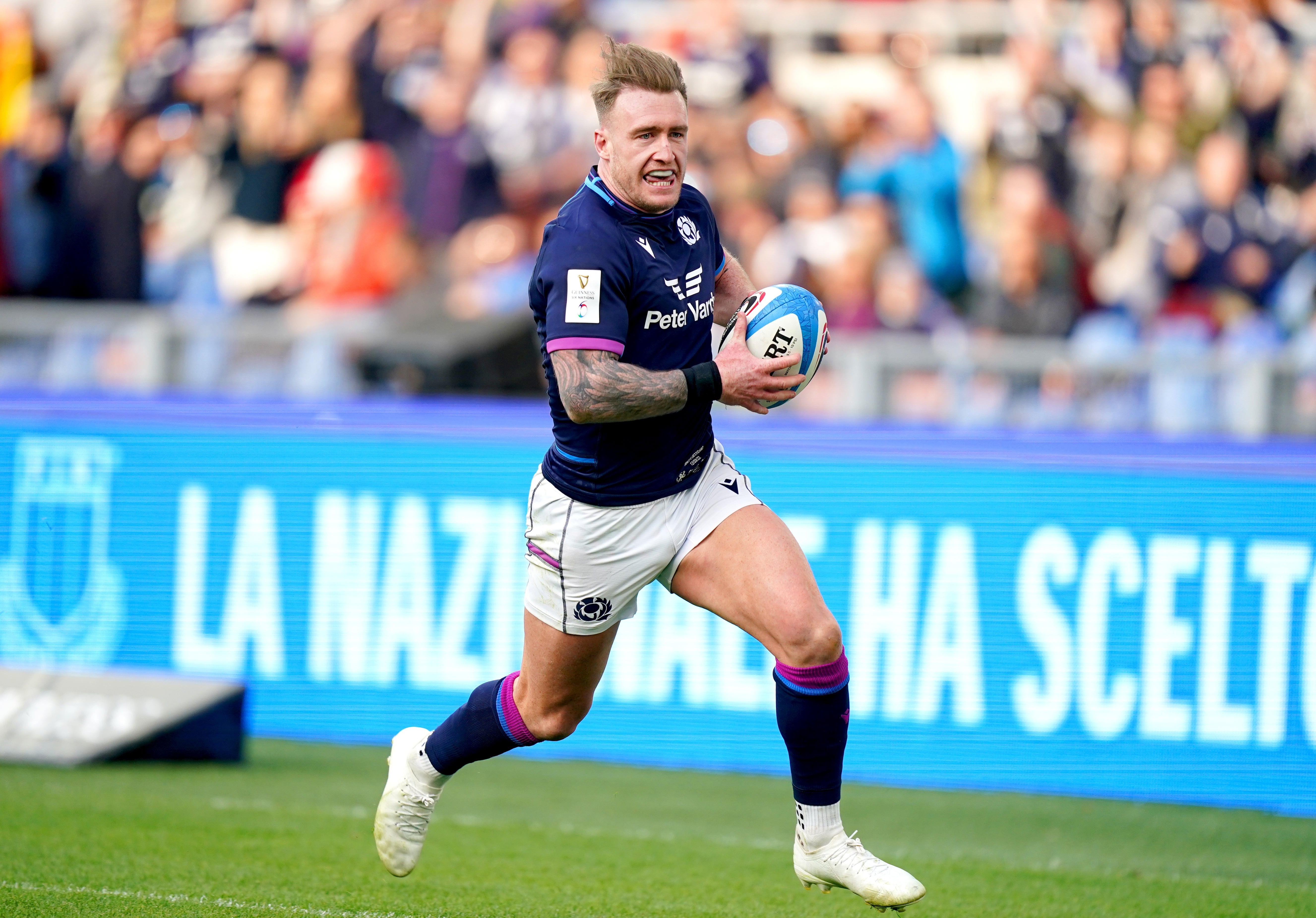 Stuart Hogg playing for Scotland