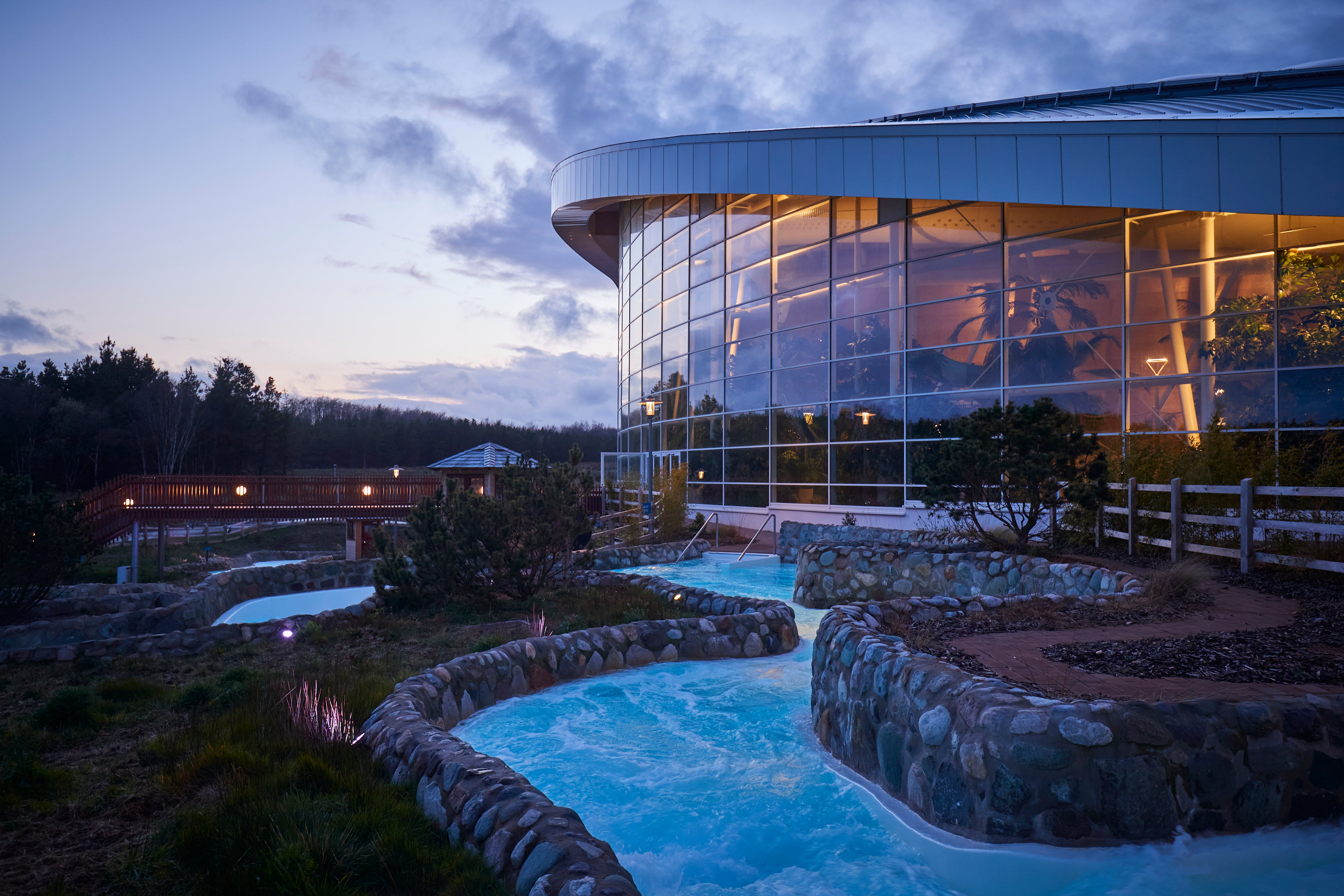 Swimming at Center Parcs (Center Parcs/PA)