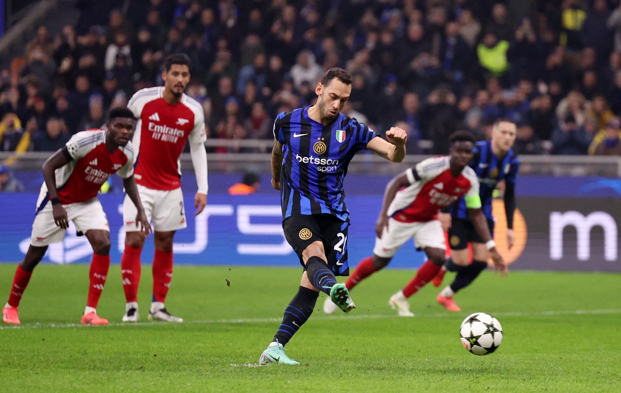 Hakan Calhanoglu converted the decisive penalty for Inter