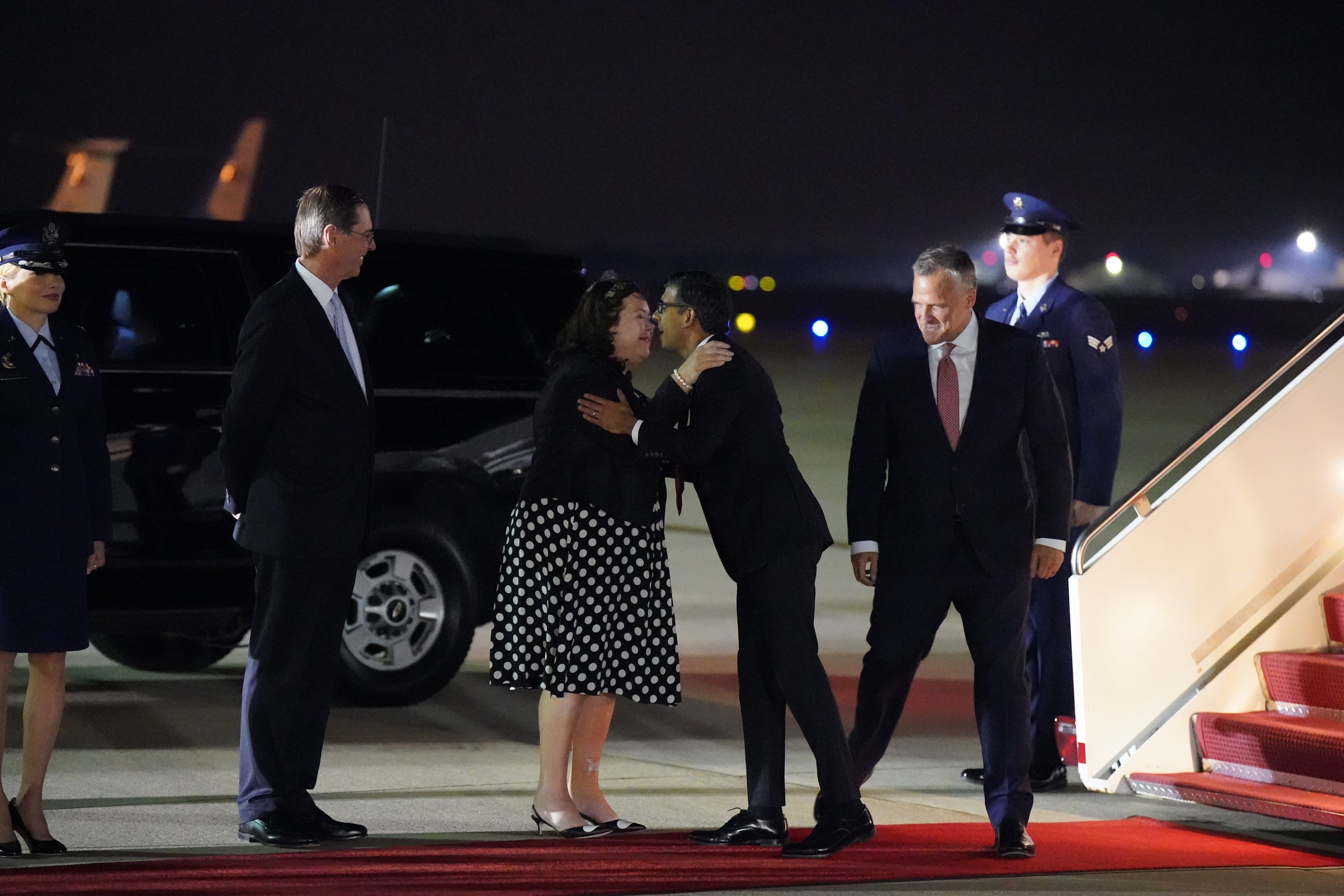 Pierce welcomes then-UK prime minister Rishi Sunak as he arrives to meet President Biden