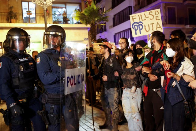 <p>Thousands of protesters took to the streets of Valencia following devastating flooding </p>