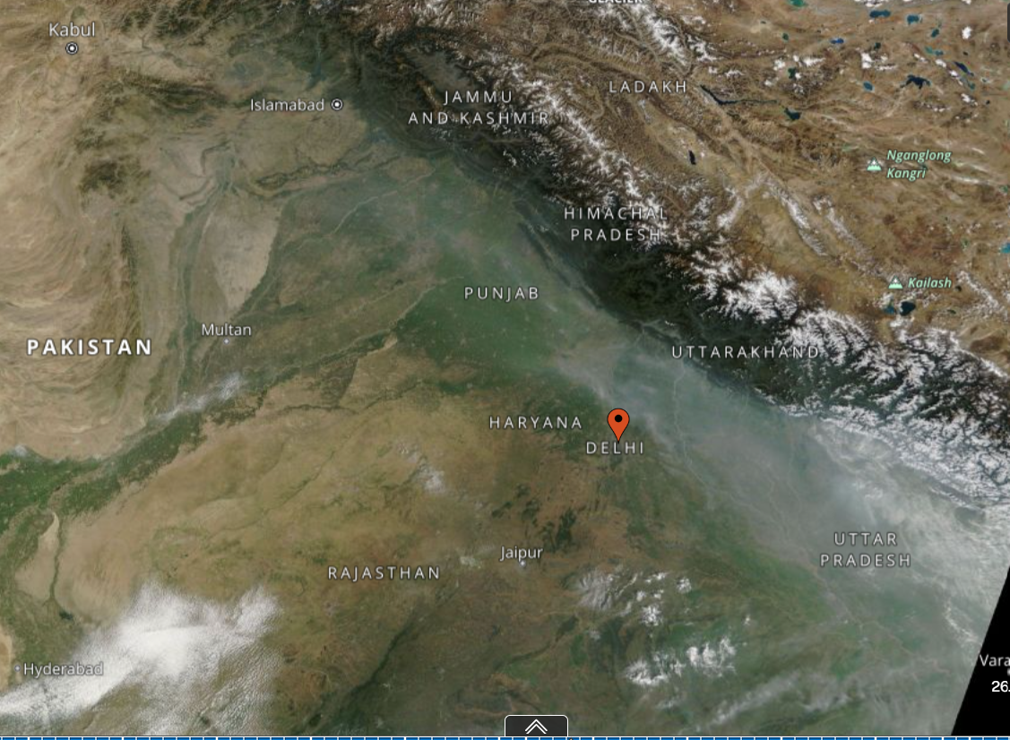 A blanket of comparatively clear skies seen over Delhi in northern India on 4 October