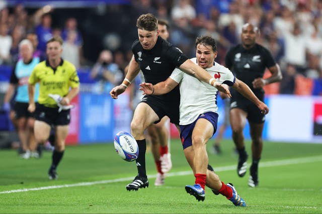 <p>France take on New Zealand in Paris </p>