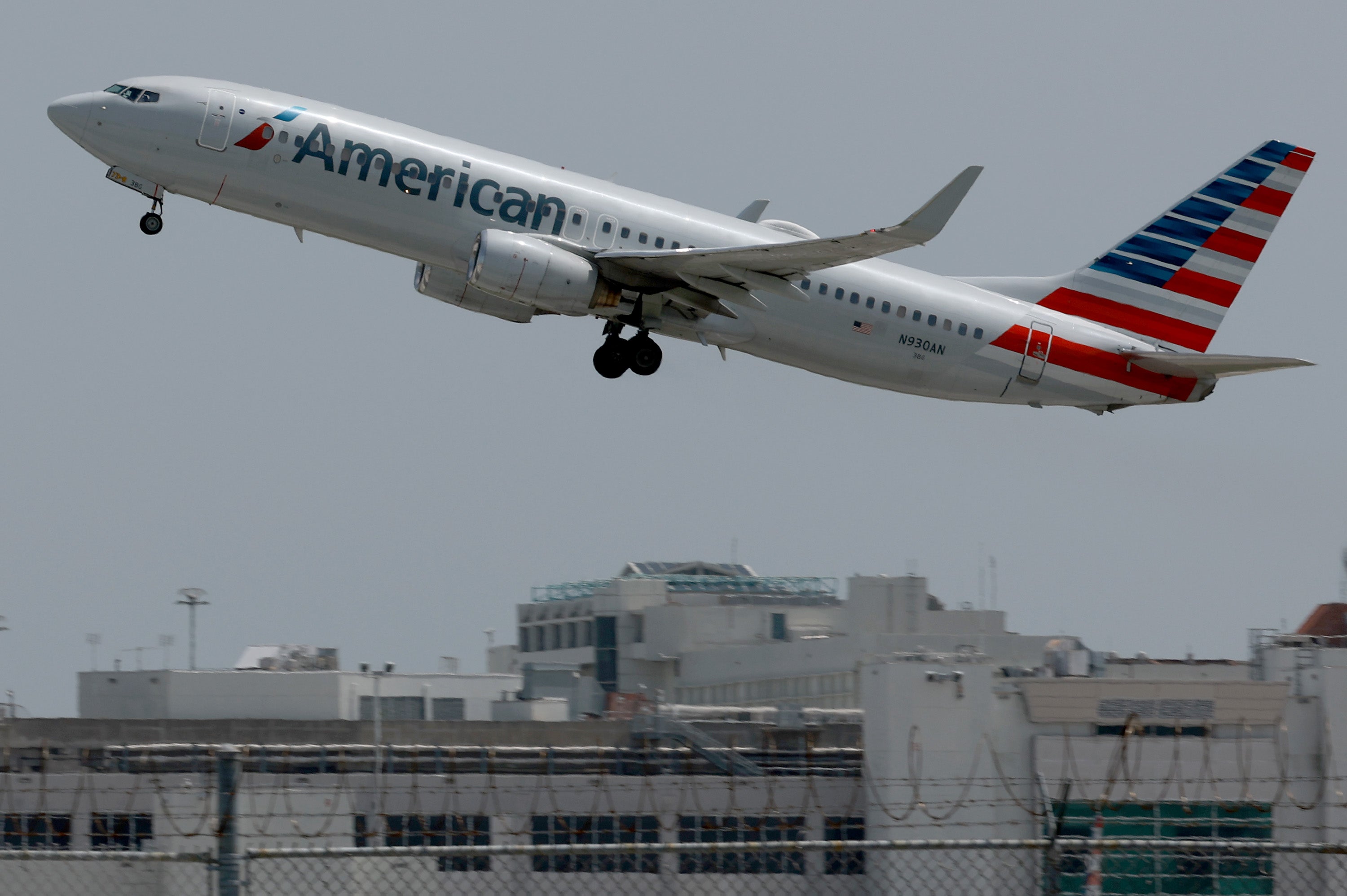 An American Airlines pilot had to perform an ‘expedited climb’ on Wednesday to avoid hitting a Hawaii mountain range