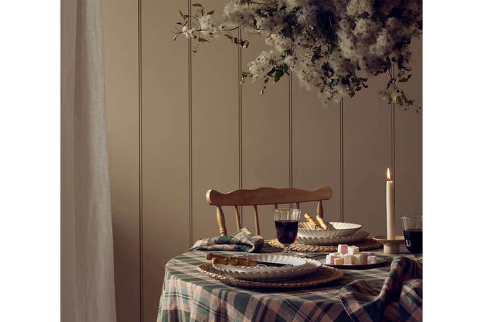 Piglet in Bed Fern Green Tablecloth Christmas Decorations