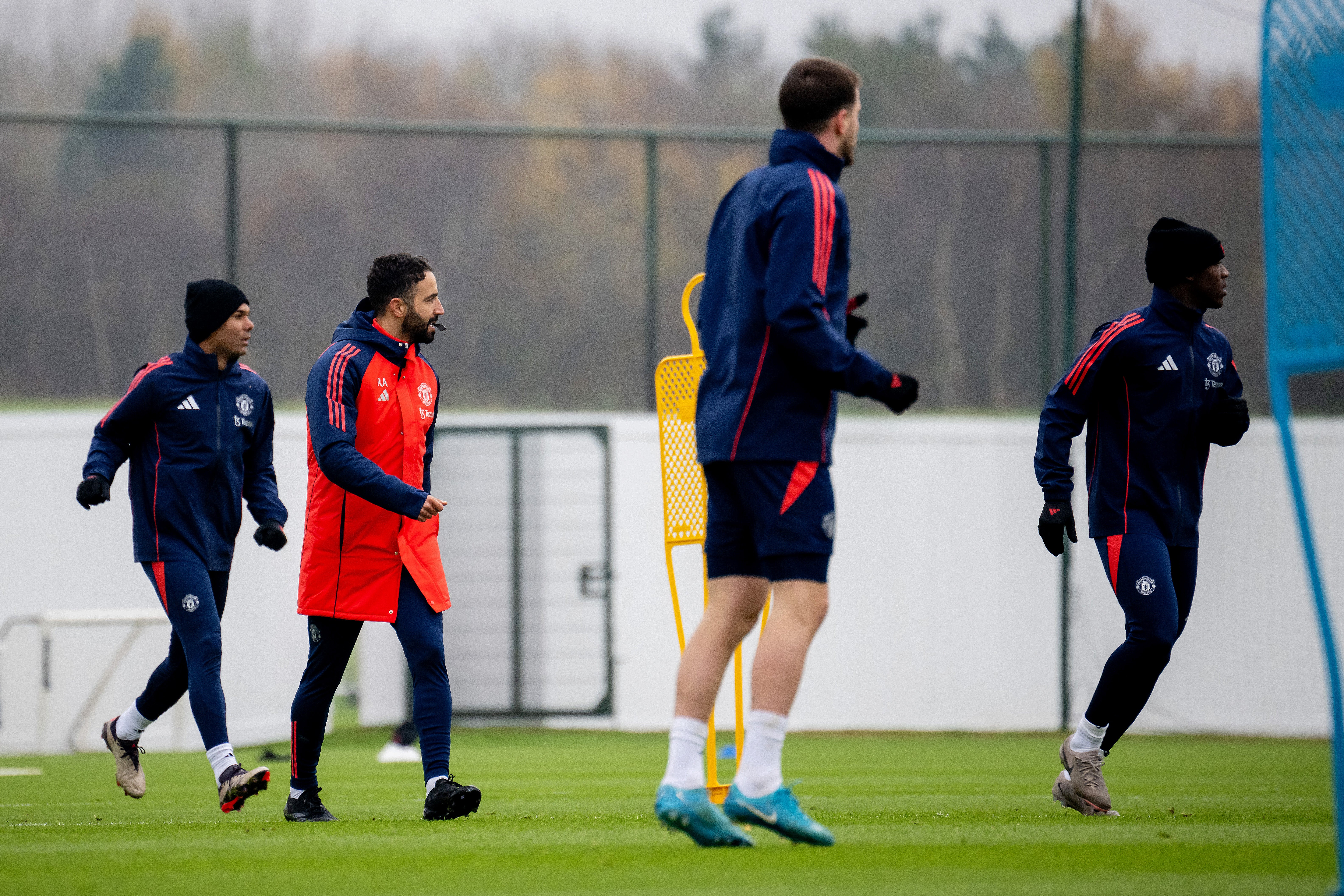 Amorim marshals training from the centre of the pitch