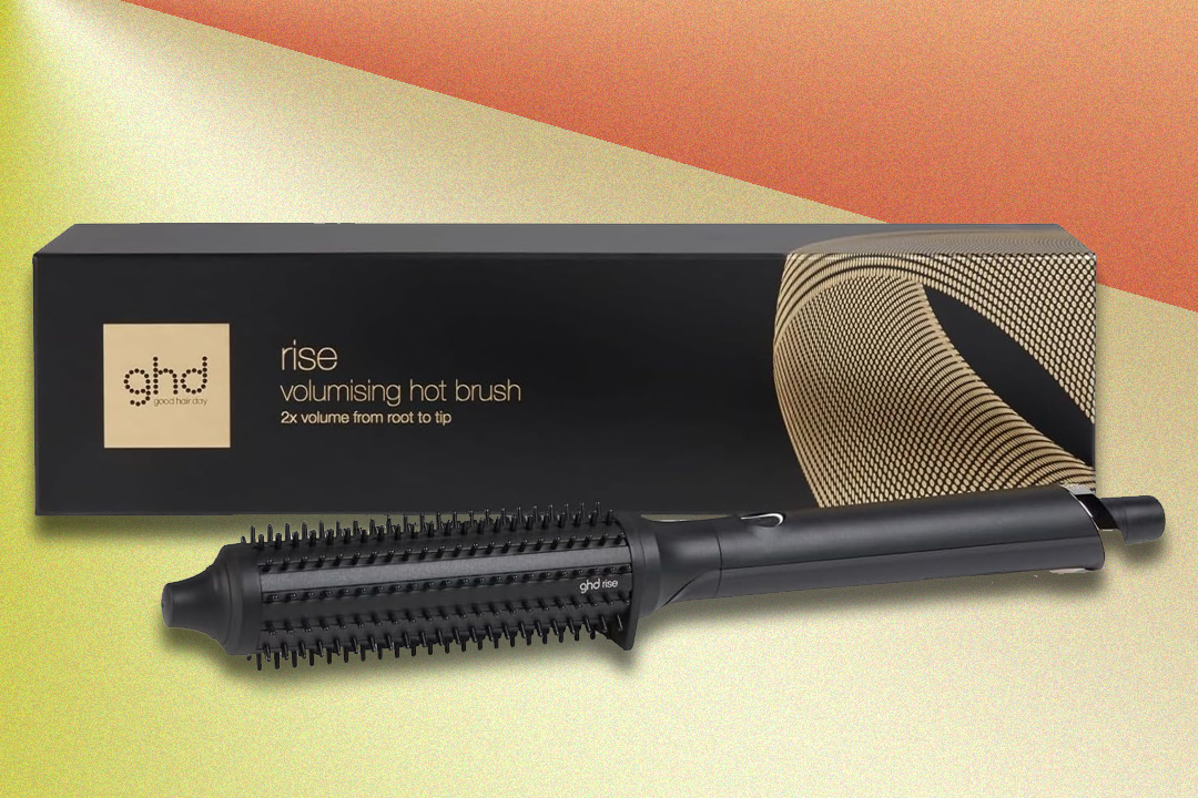 Get a salon-worthy blowout with this discounted ghd tool