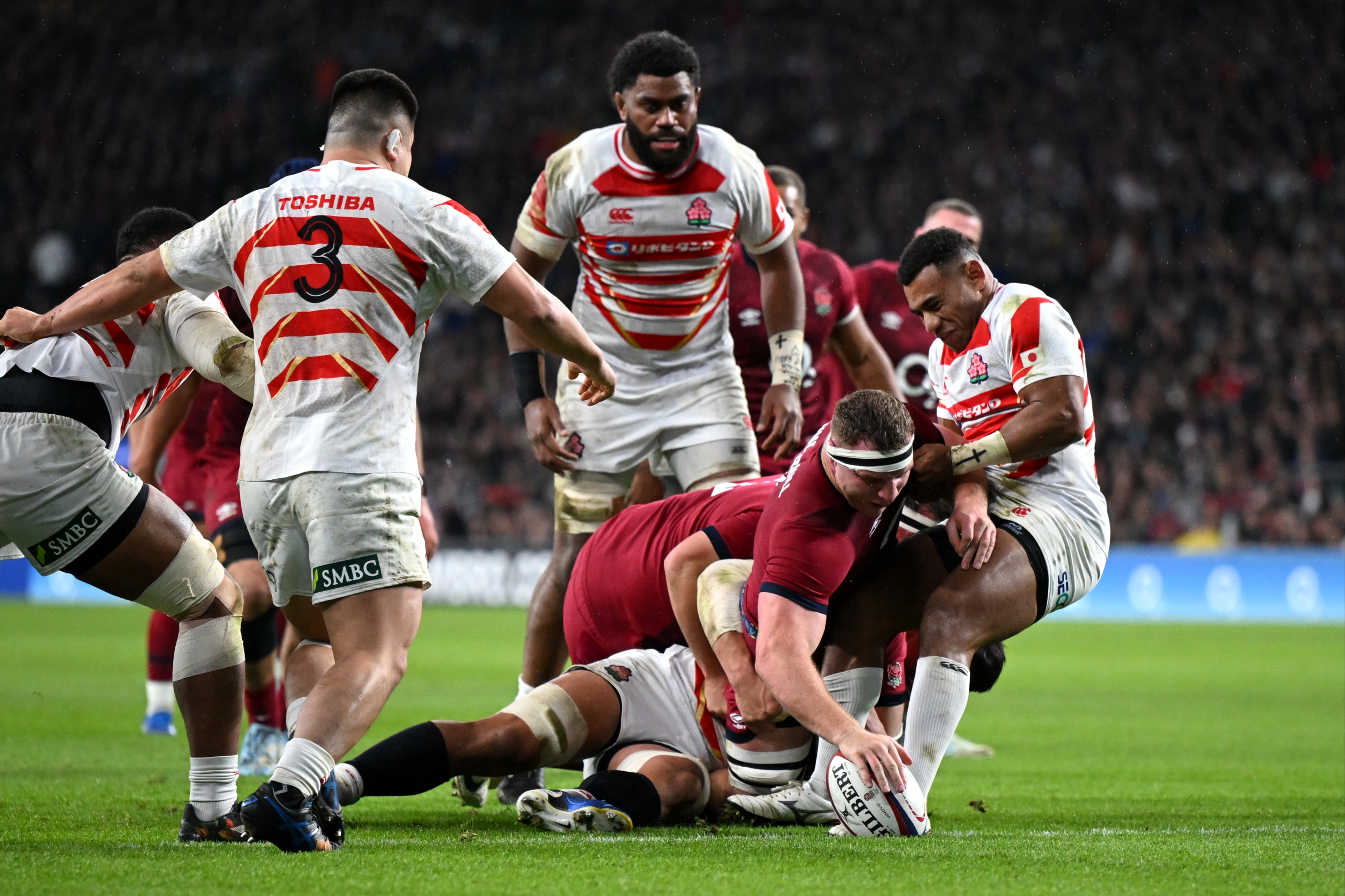 Sam Underhill scored England’s second try before departing due to injury