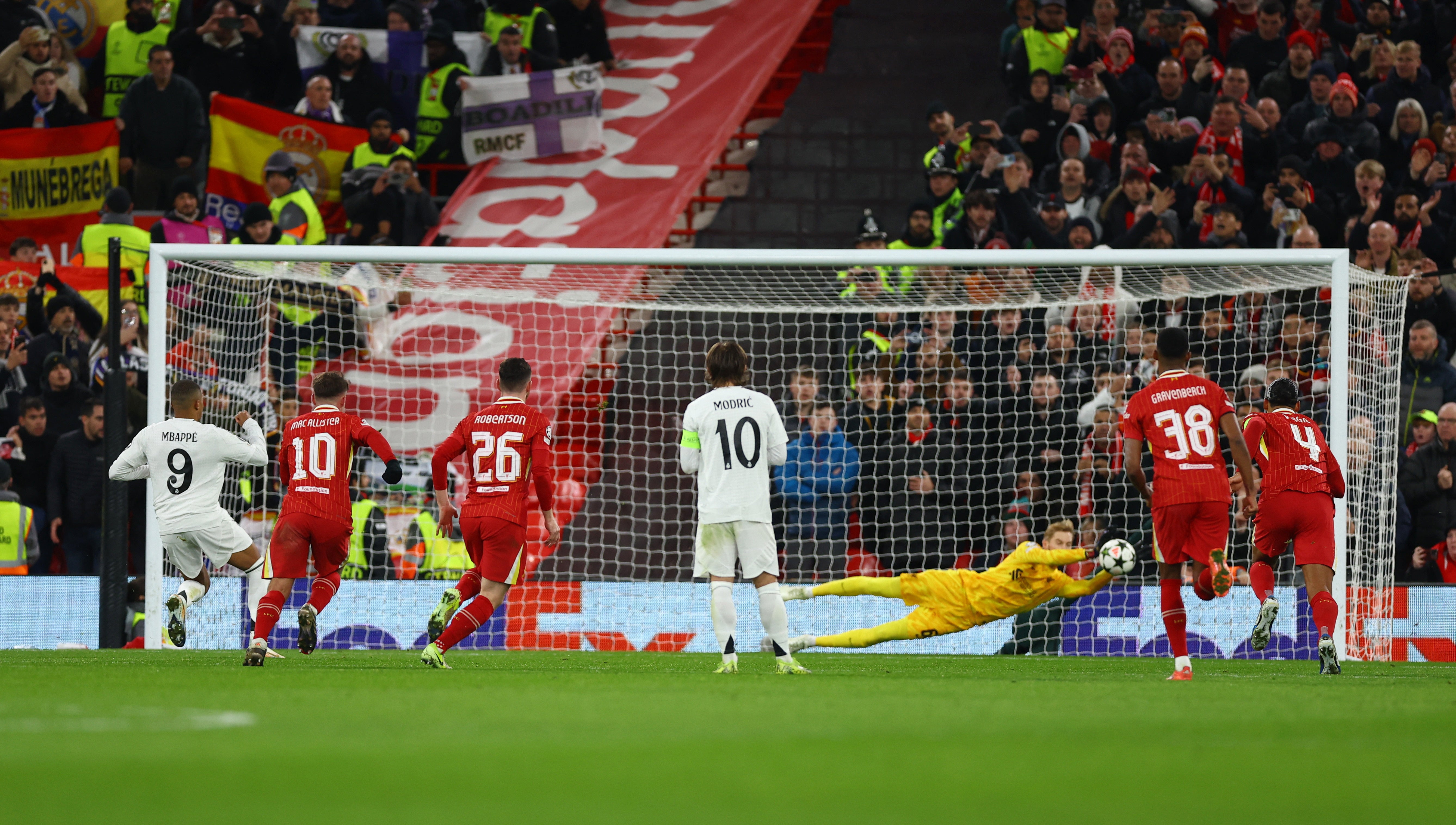 Mbappe sees his penalty saved by Kelleher