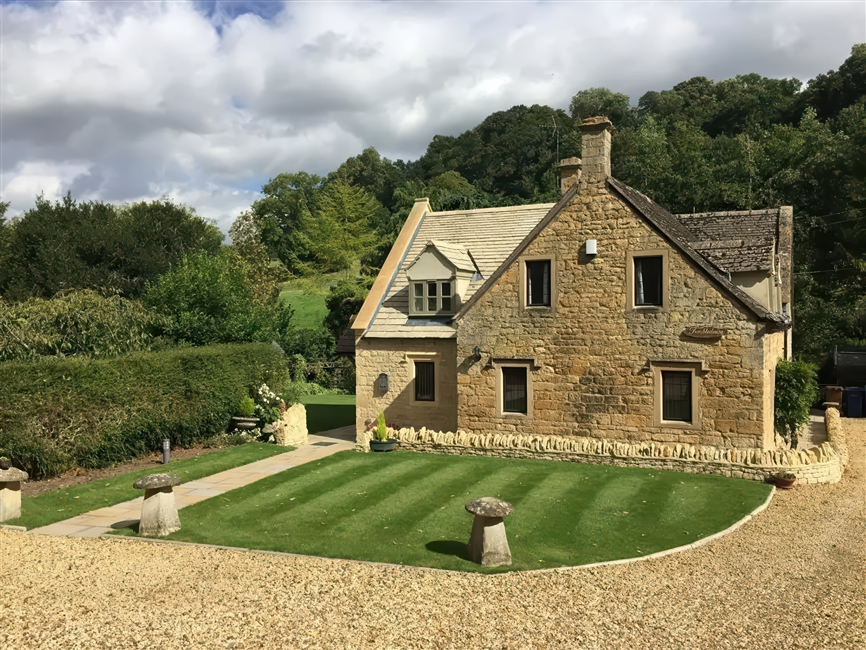 Tumbledown, Buckland