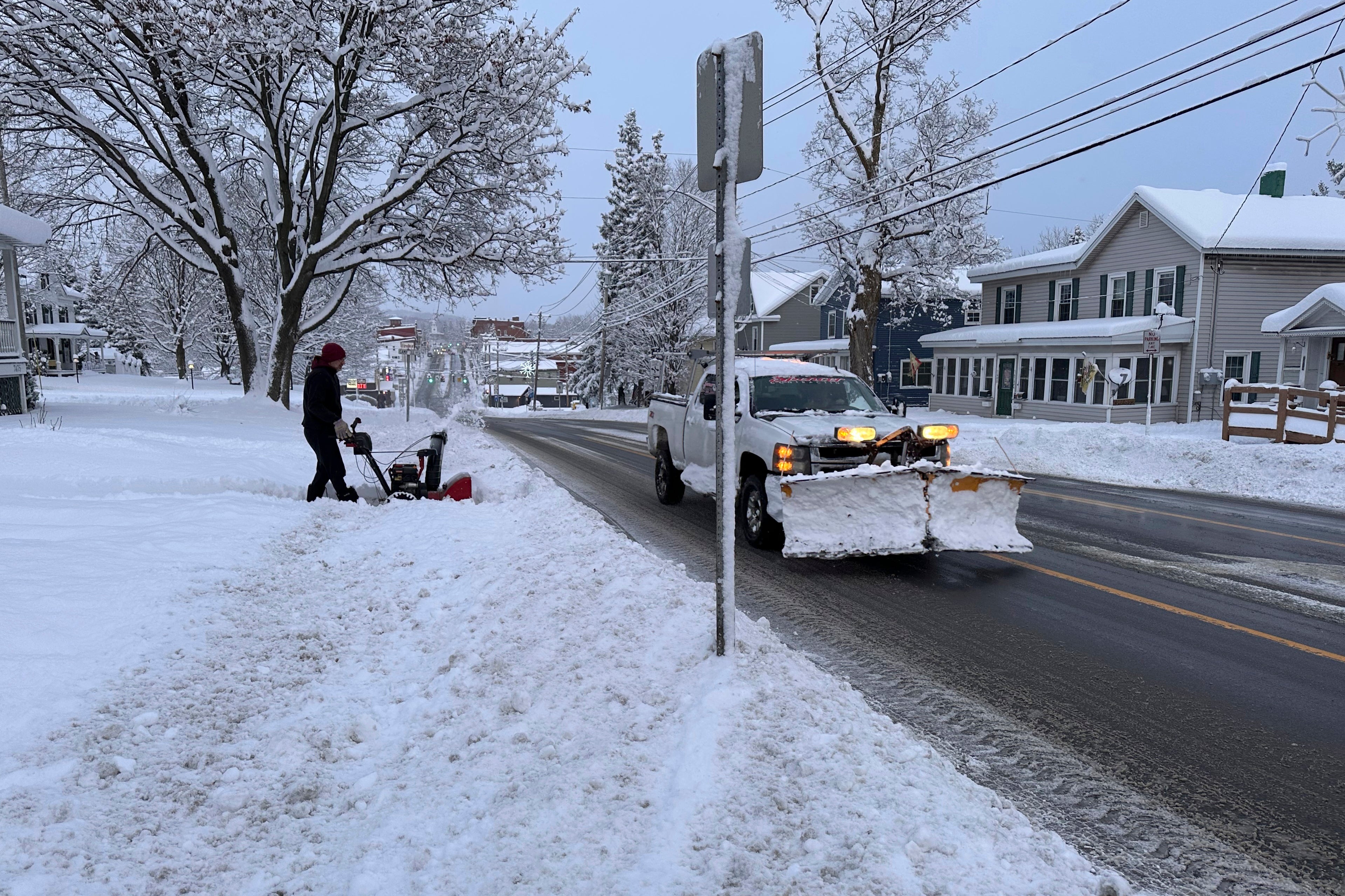 After an unusually mild fall, as much as 2 to 3 feet of snow were possible along Lake Erie and south of Buffalo from lake-effect bands notorious for pummeling the region with snowfall rates of 2 to 4 inches per hour