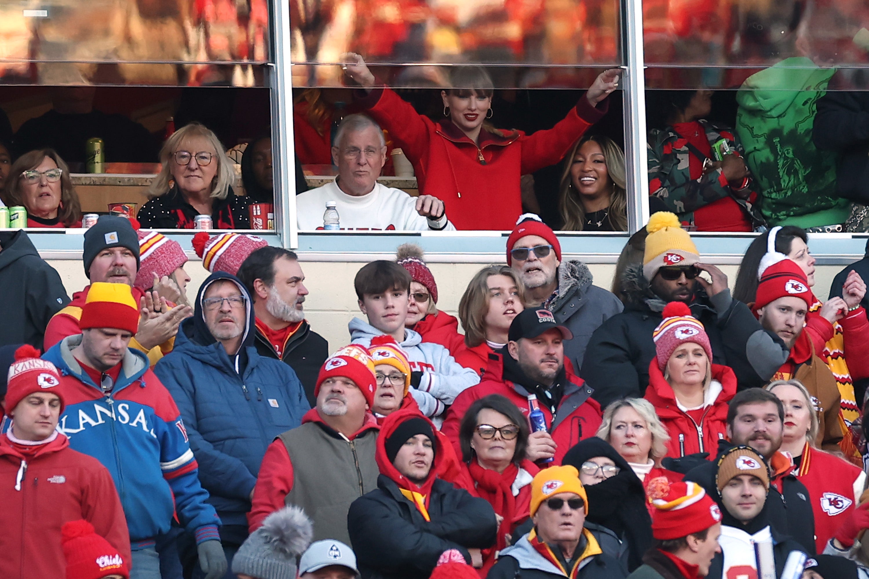 Taylor Swift cheers on boyfriend Travis Kelce during his game against the Las Vegas Raiders