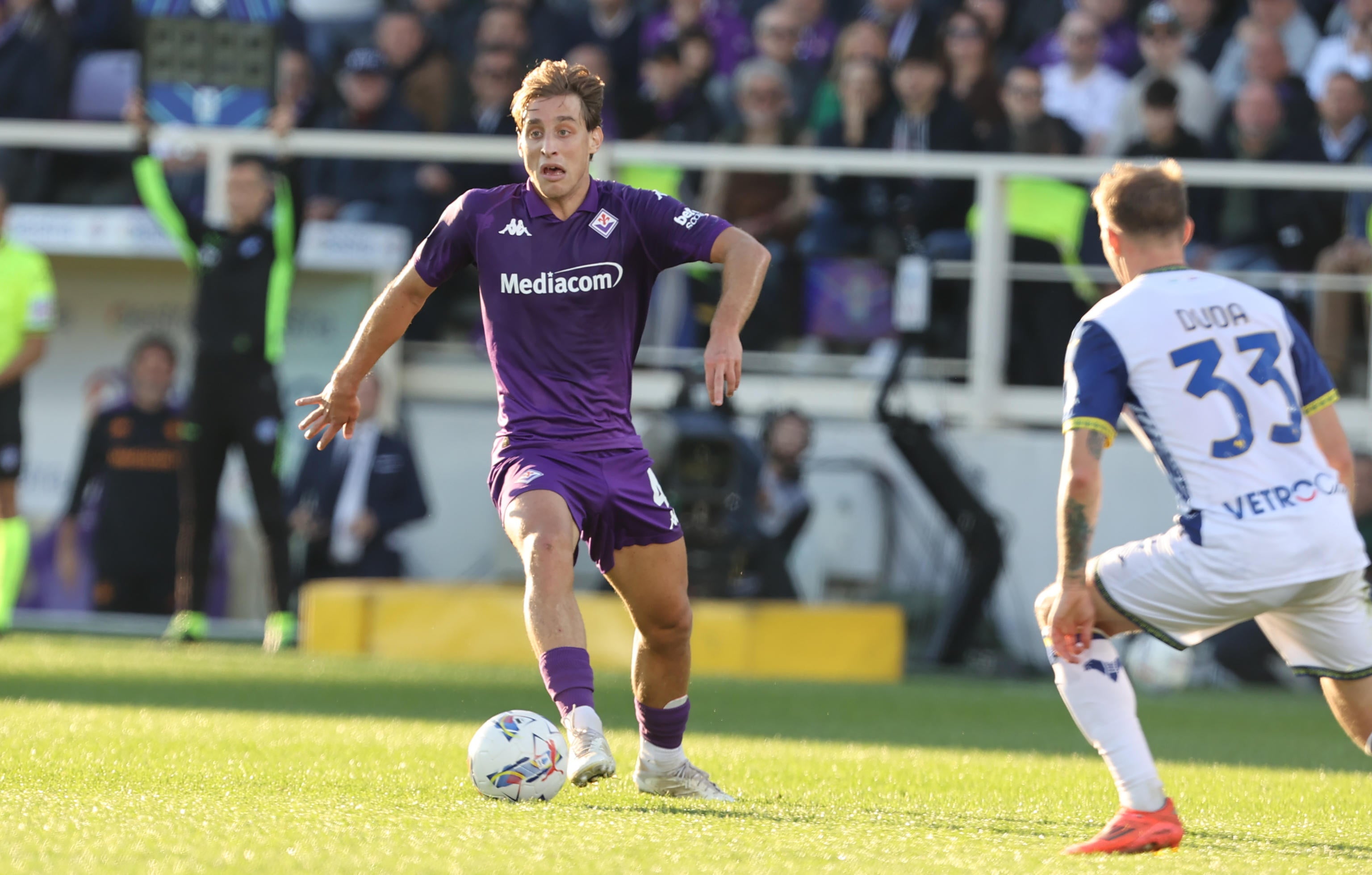 Fiorentina’s midfieder Edoardo Bove in action against Hellas Verona last month