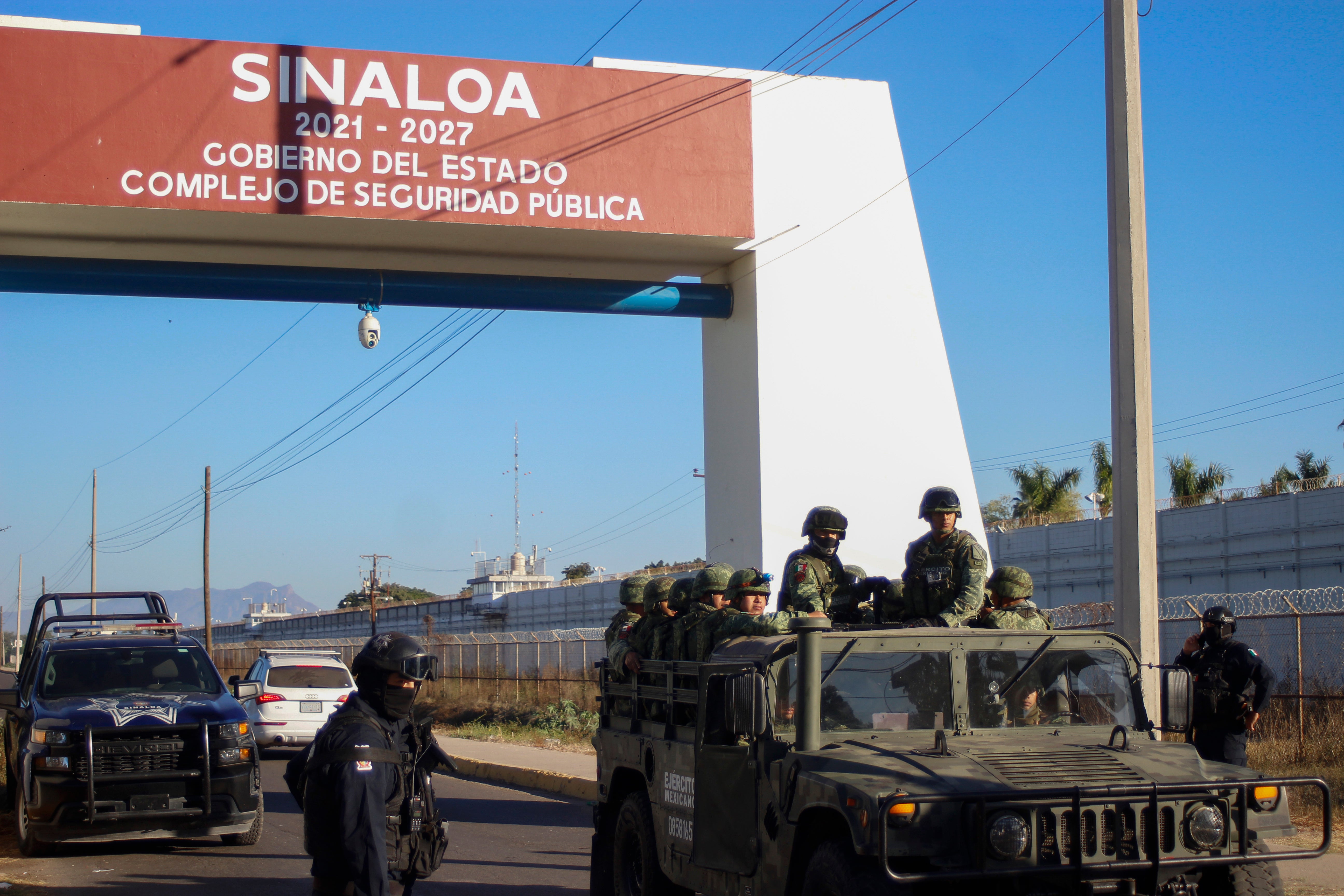 Mexican military and police patrol in Culiacan