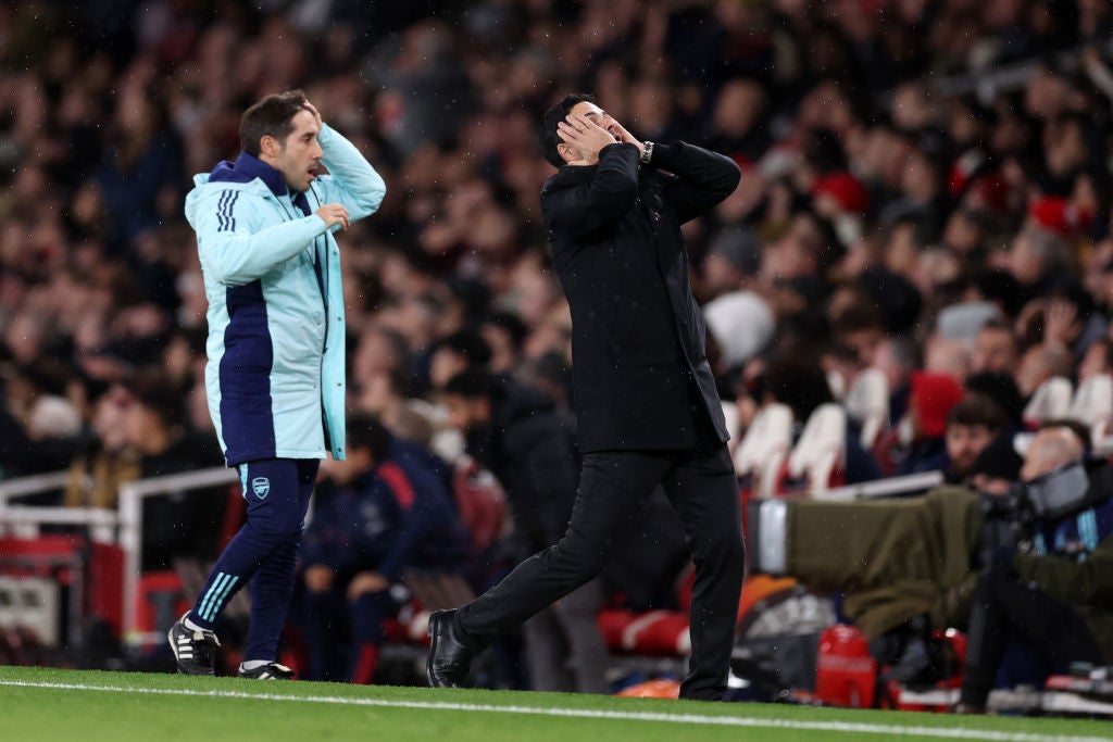 Arteta and set-piece coach Jover on the touchline