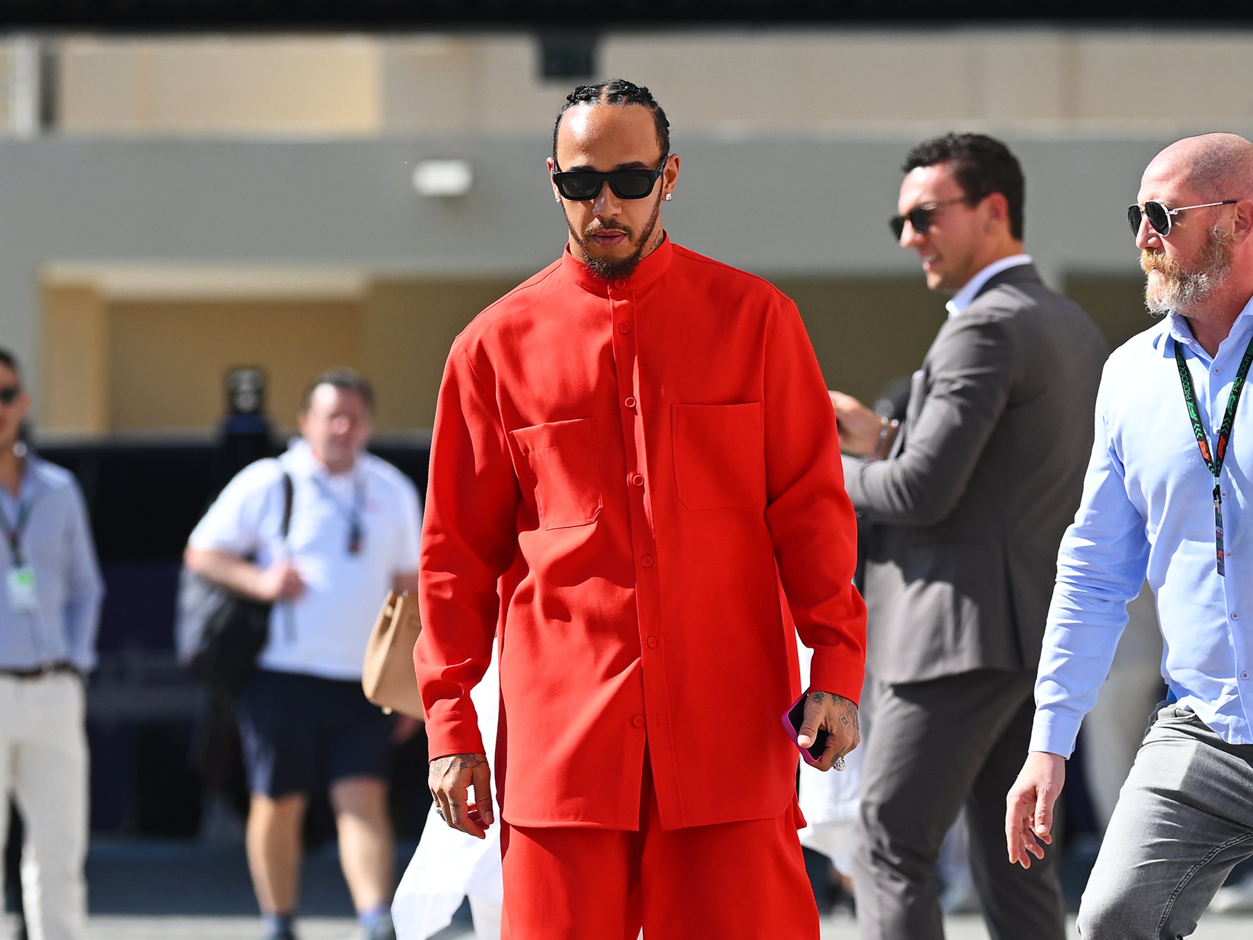 F1 Abu Dhabi GP LIVE: Race start time today and schedule ahead of Lewis Hamilton’s final Mercedes race