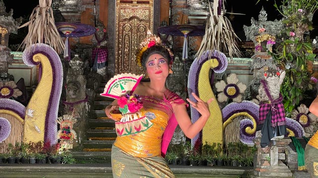 <p>Song and dance: A traditional Balinese performance </p>