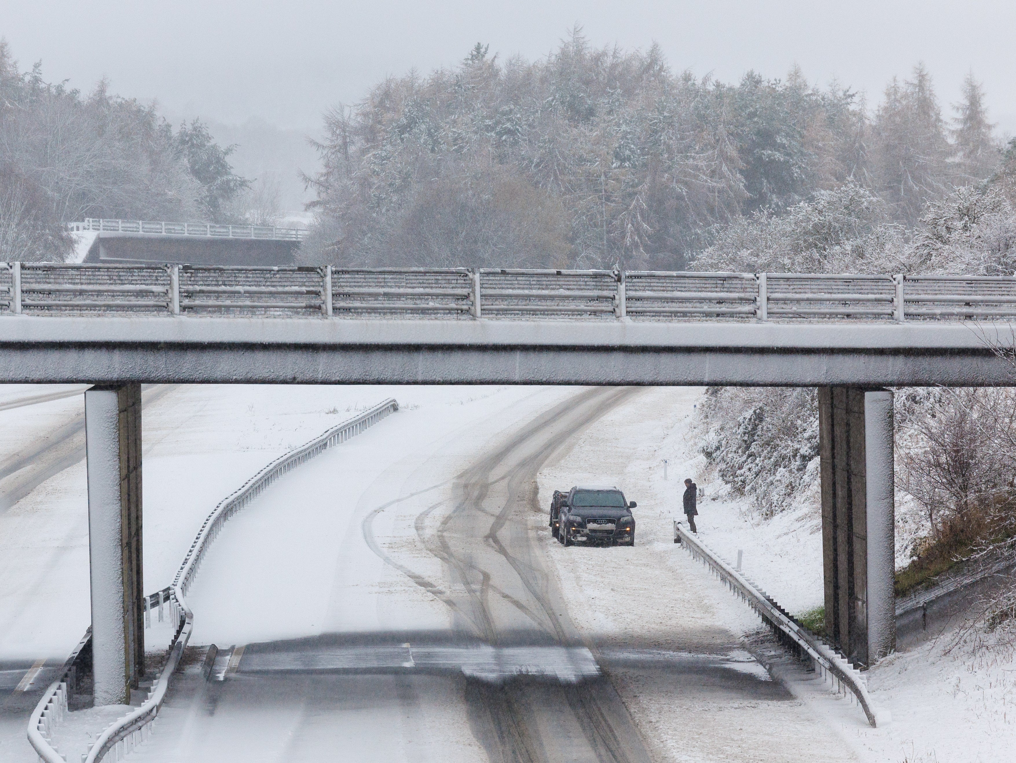 The Met Office confirmed that some sleet and snow was “likely at times”, mainly affecting high ground in the north.