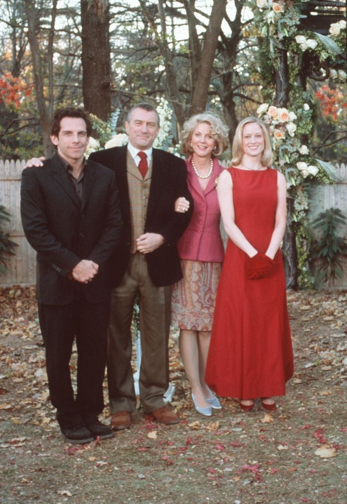 Ben Stiller, Robert De Niro, Blythe Danner and Teri Polo in Meet the Parents