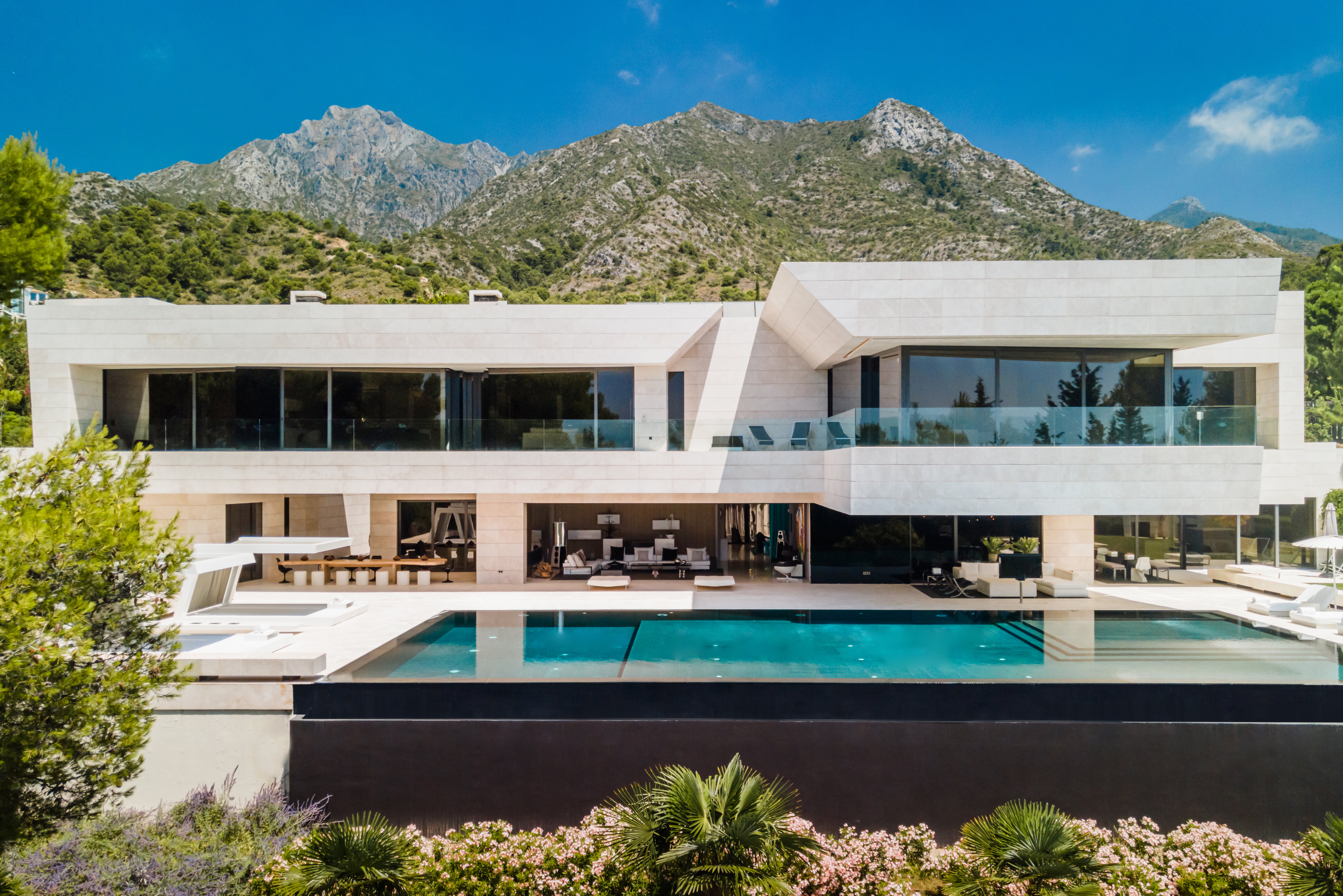 Villas like Villia Nidia in Spain guarantee an abundance of space and serene mountain views