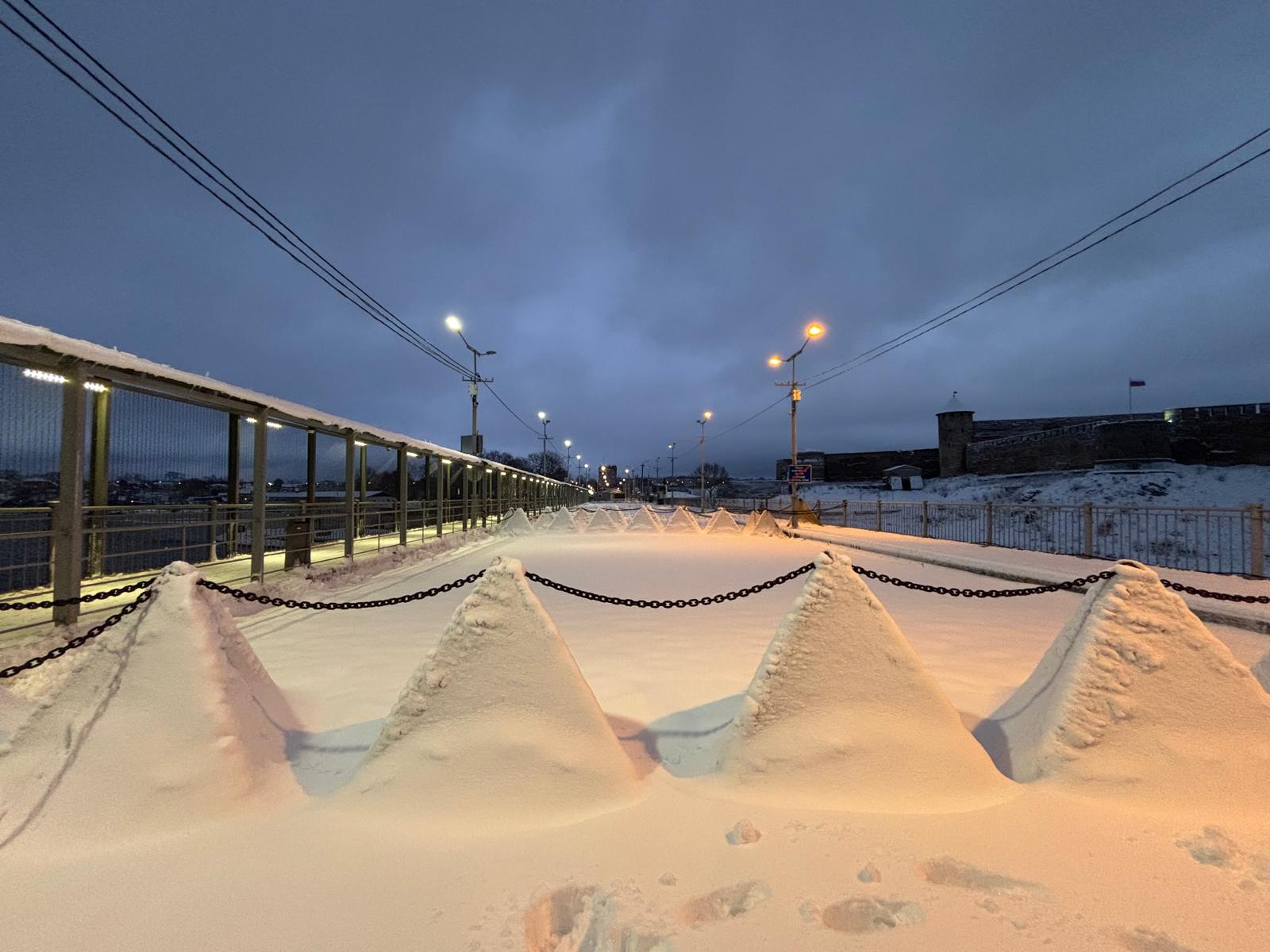 ‘Dragon’s teeth’ anti-tank fortifications at the Narva crossing