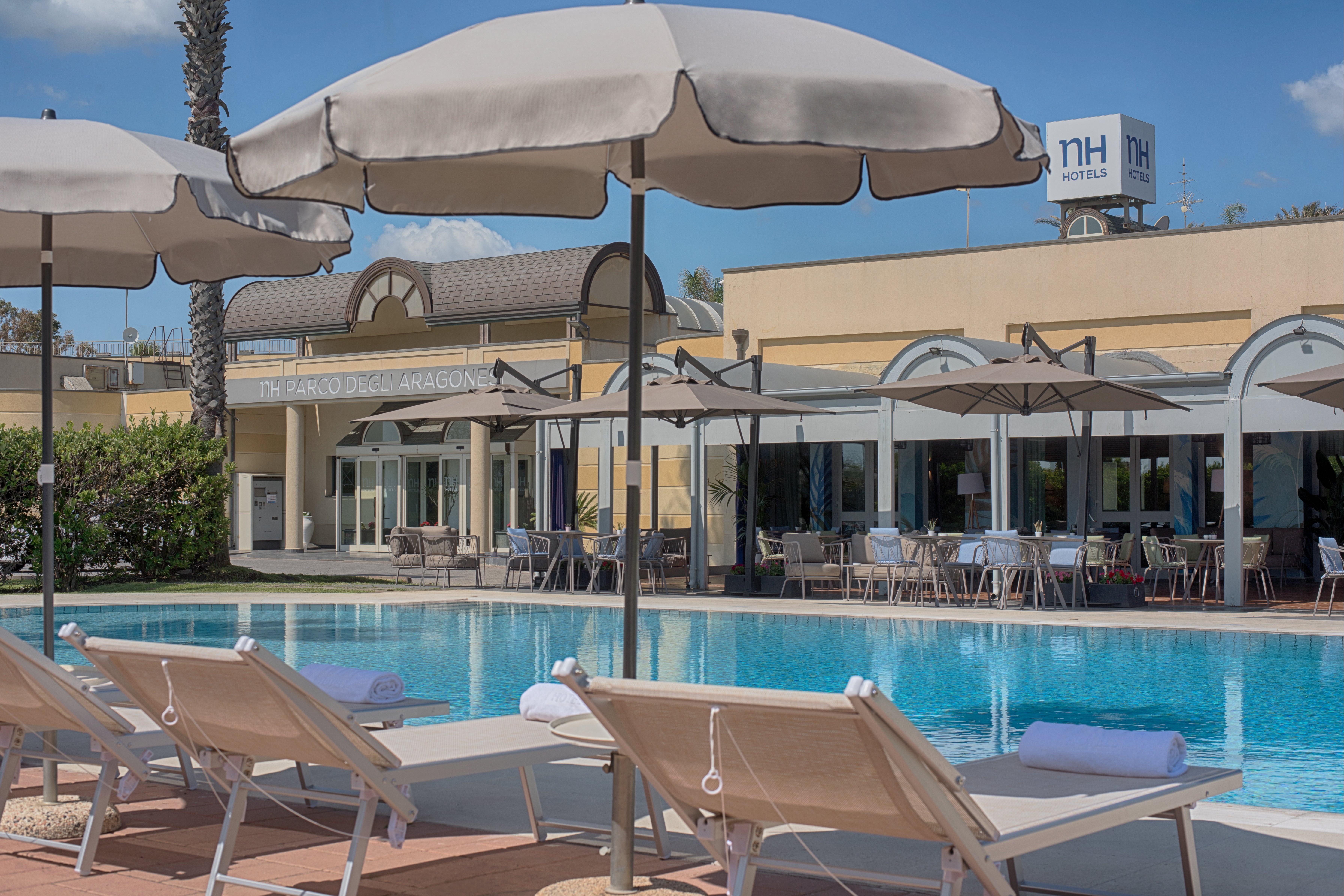 Both kids and adults will find plenty to do at the Catania Parco Degli Aragonesi resort