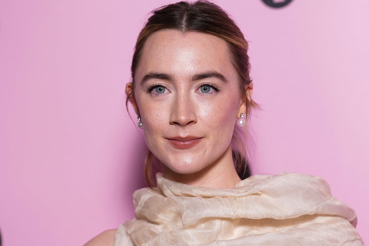 https://static.the-independent.com/2024/12/18/23/Britain_Timothee_Chalomet_and_Saoirse_Ronan_in_Conversation_48751.jpg?width=1200&height=800&crop=1200:800