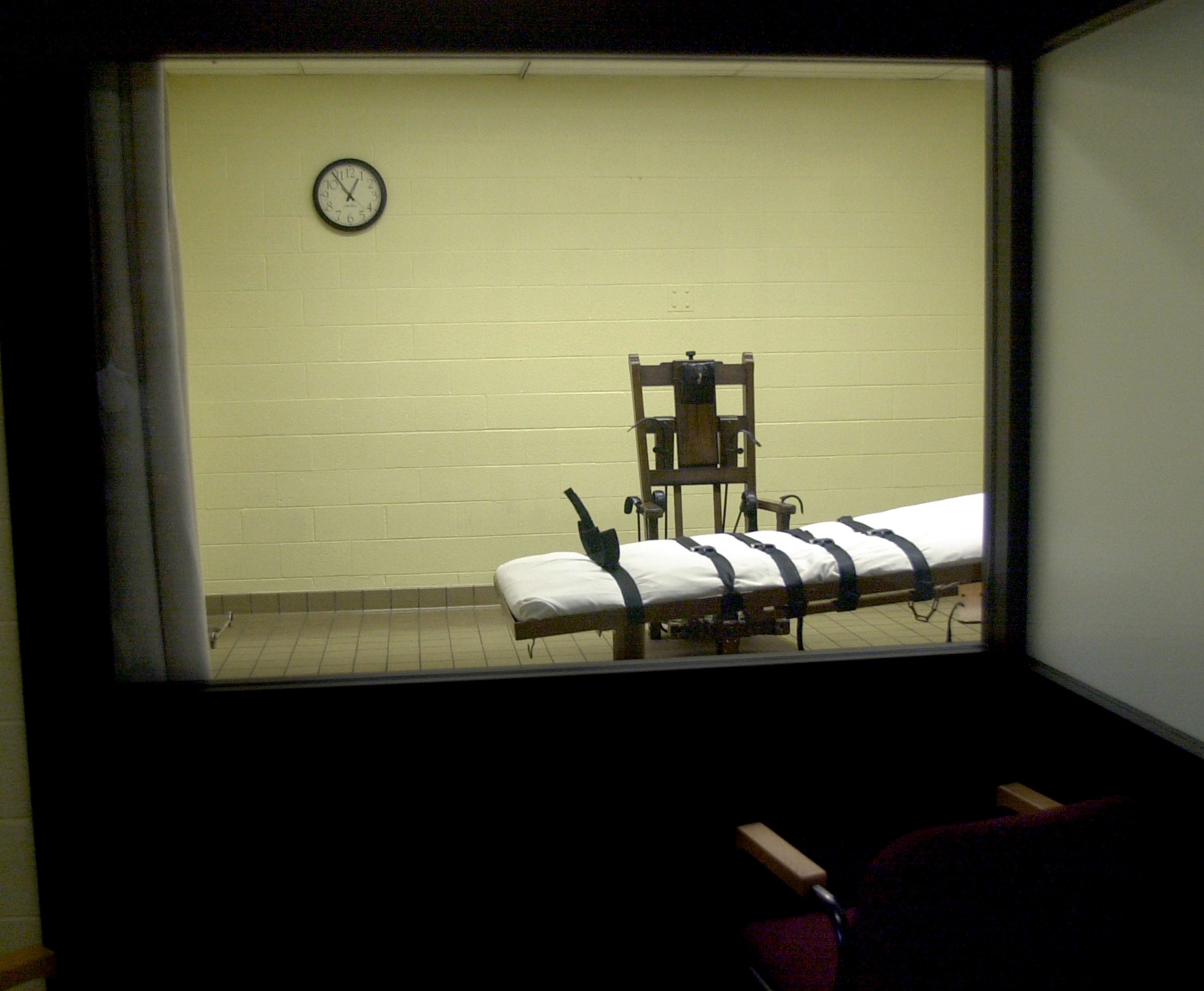 Kevin Ray Underwood died by lethal injection shortly after 10 a.m. on Thursday