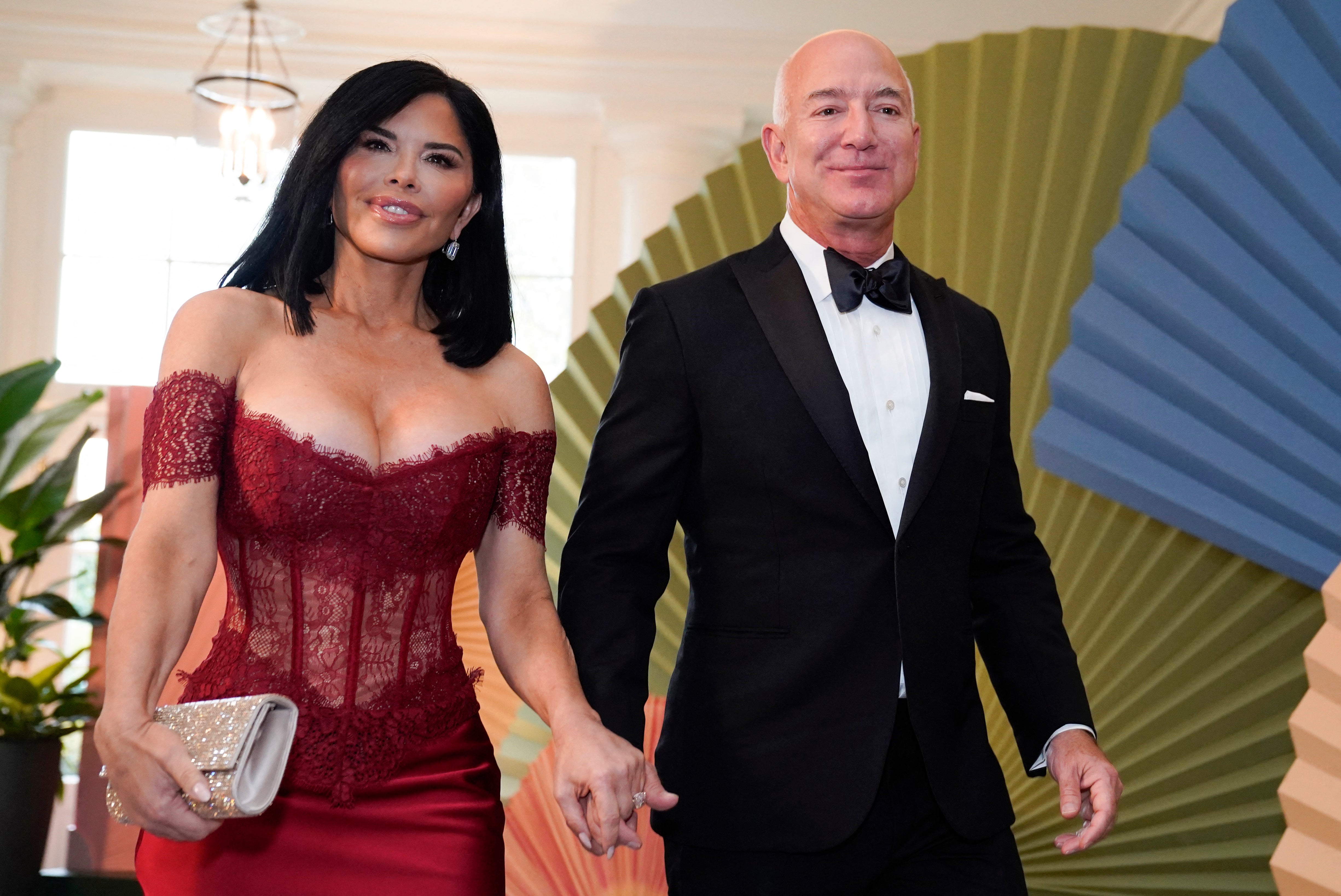 Bezos (right) and Sánchez (left) have been engaged since May 2023