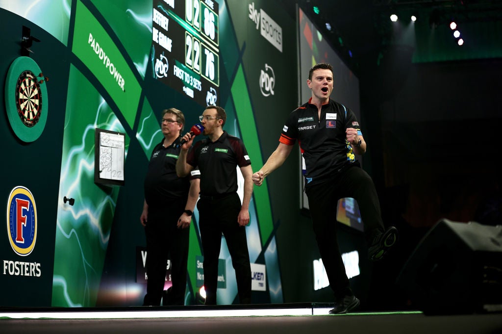 Jeffrey de Graaf celebrates winning his second round match against Gary Anderson