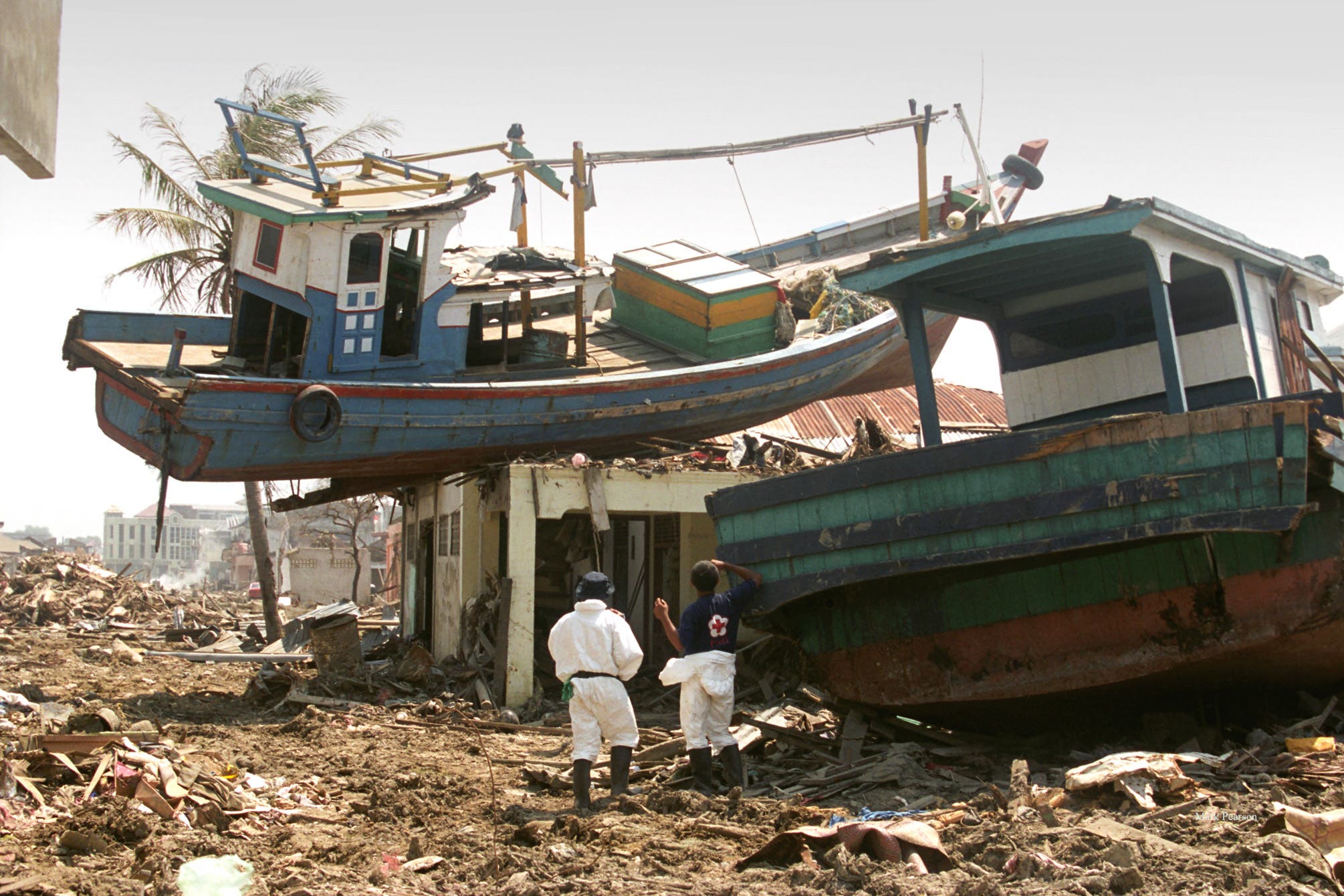 Towns, cities and villages were destroyed by the Boxing Day tsunami in Indonesia (ShelterBox)