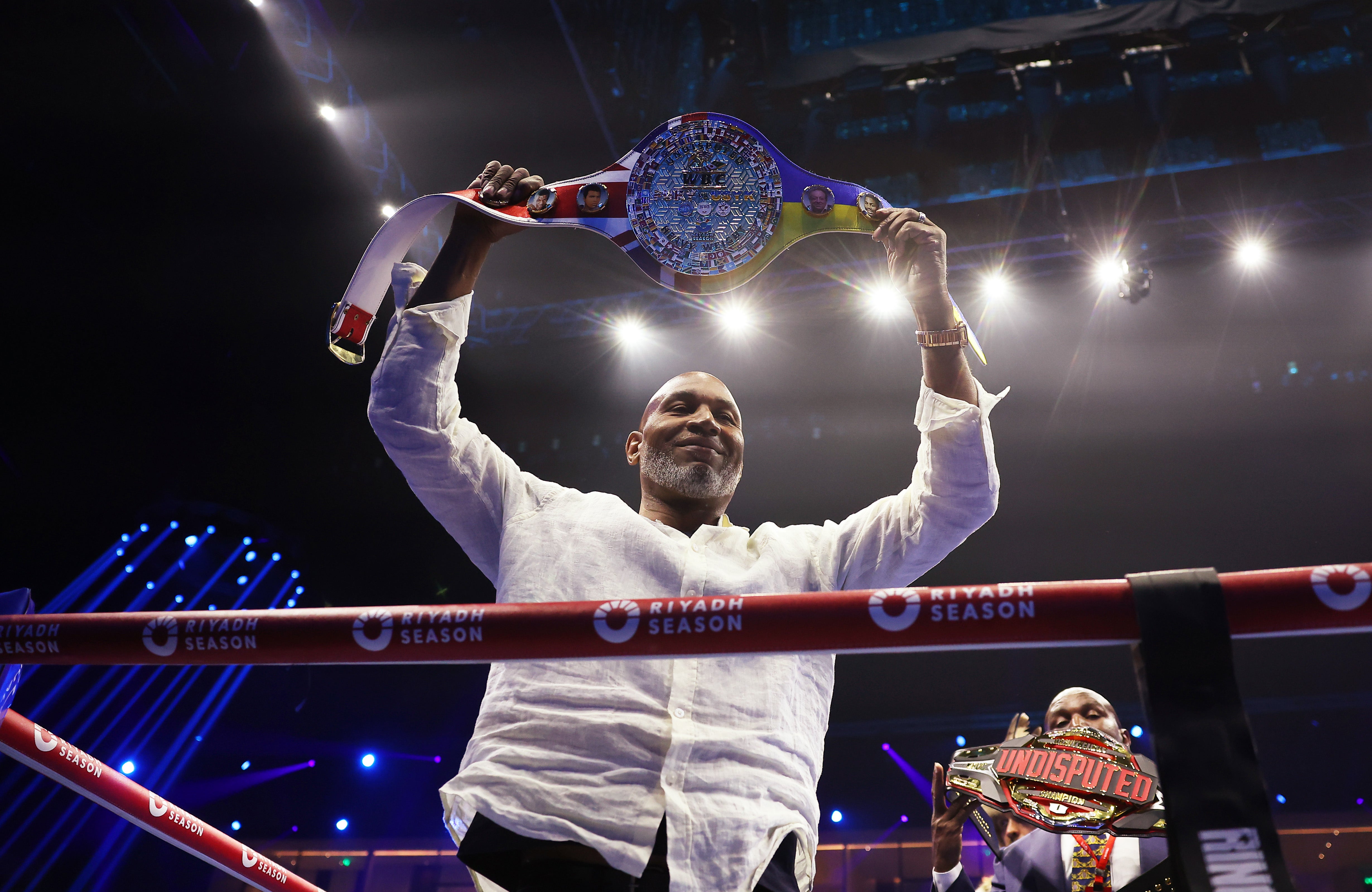 Lennox Lewis was the last undisputed heavyweight champion before Usyk