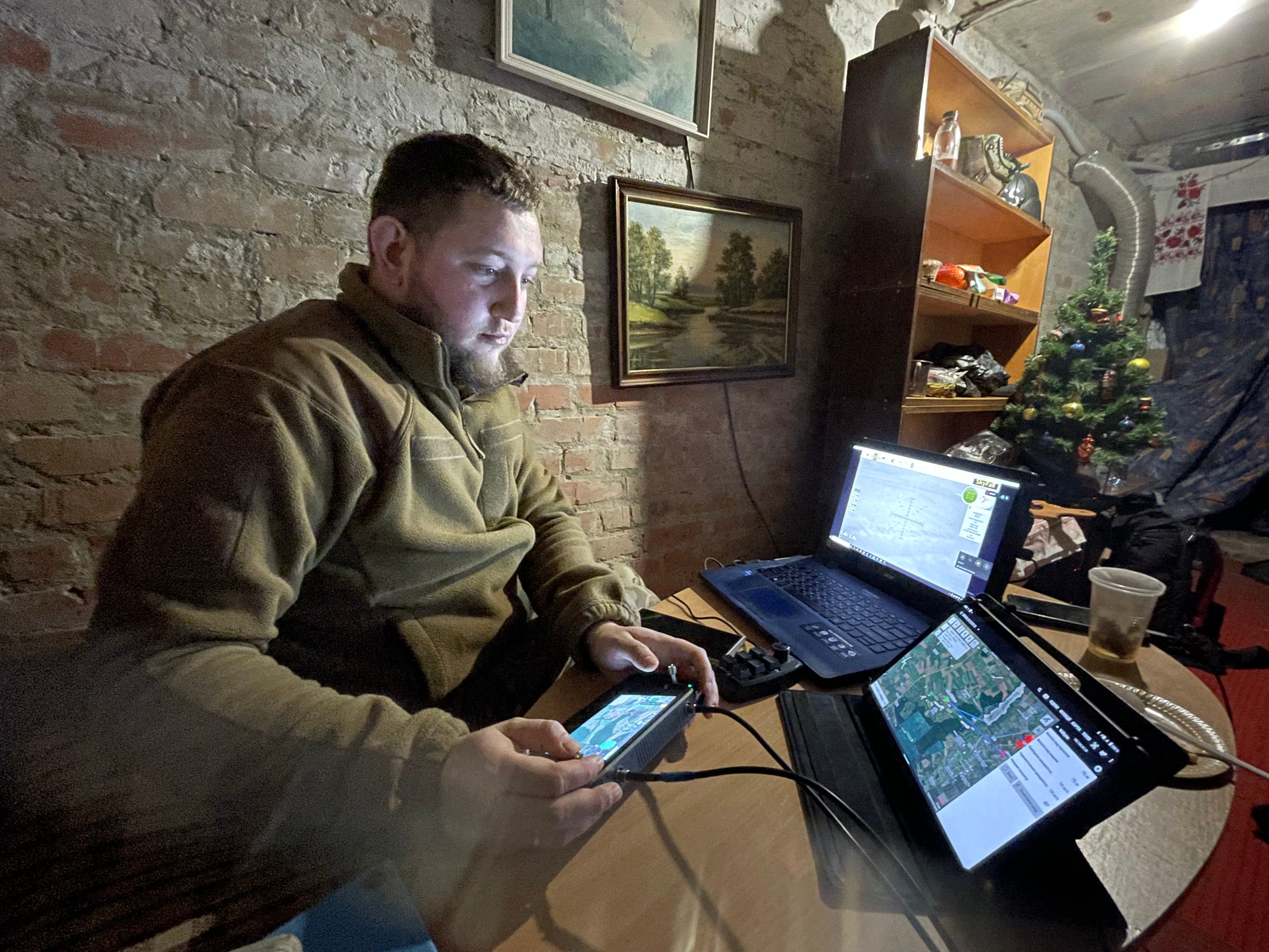 Makalatura guides a Vampire to its target in Lyptsi