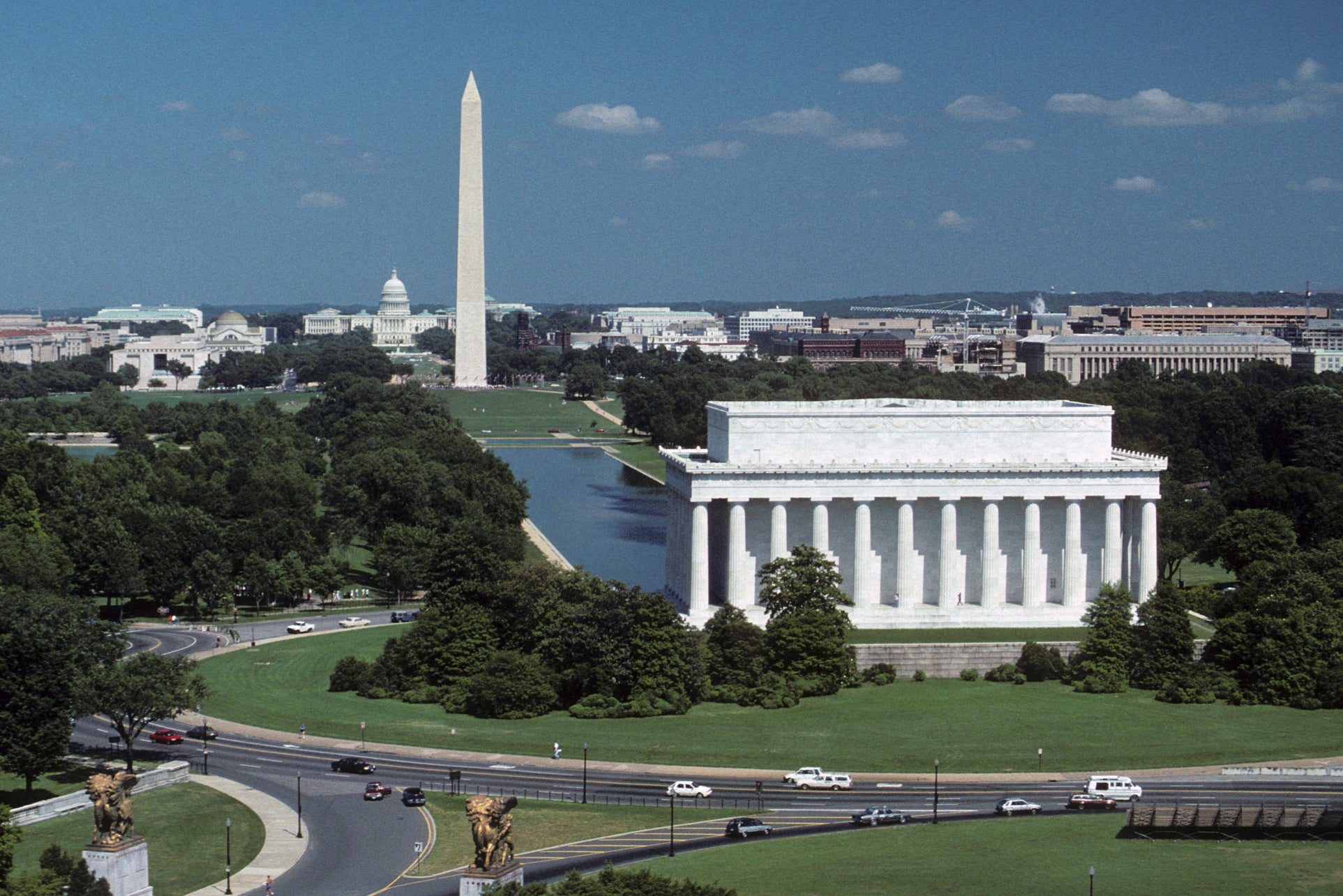 The main tourist attractions, including nearly 20 museums, are along the National Mall