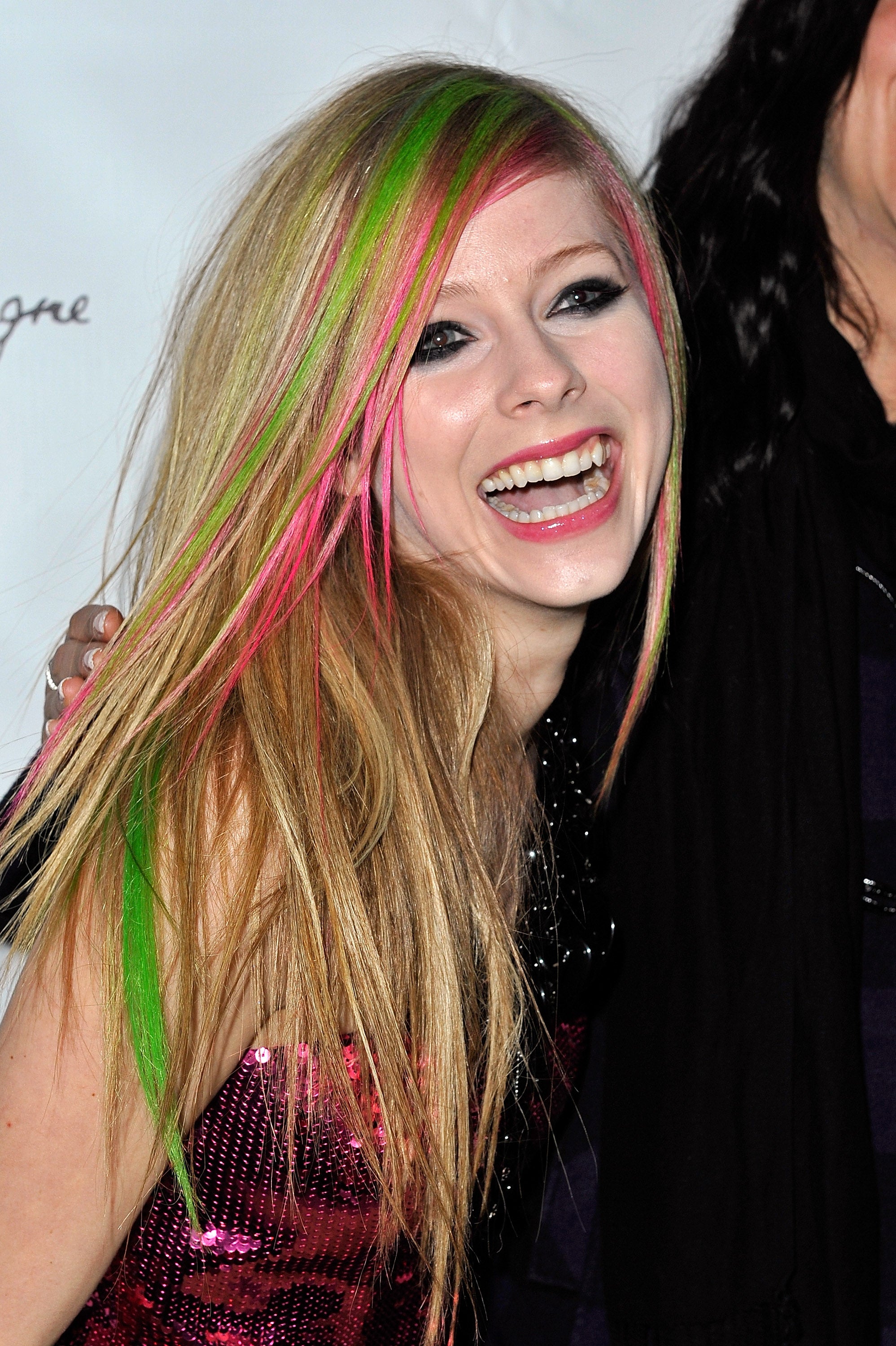 Avril Lavigne signature hairstyle is back in fashion