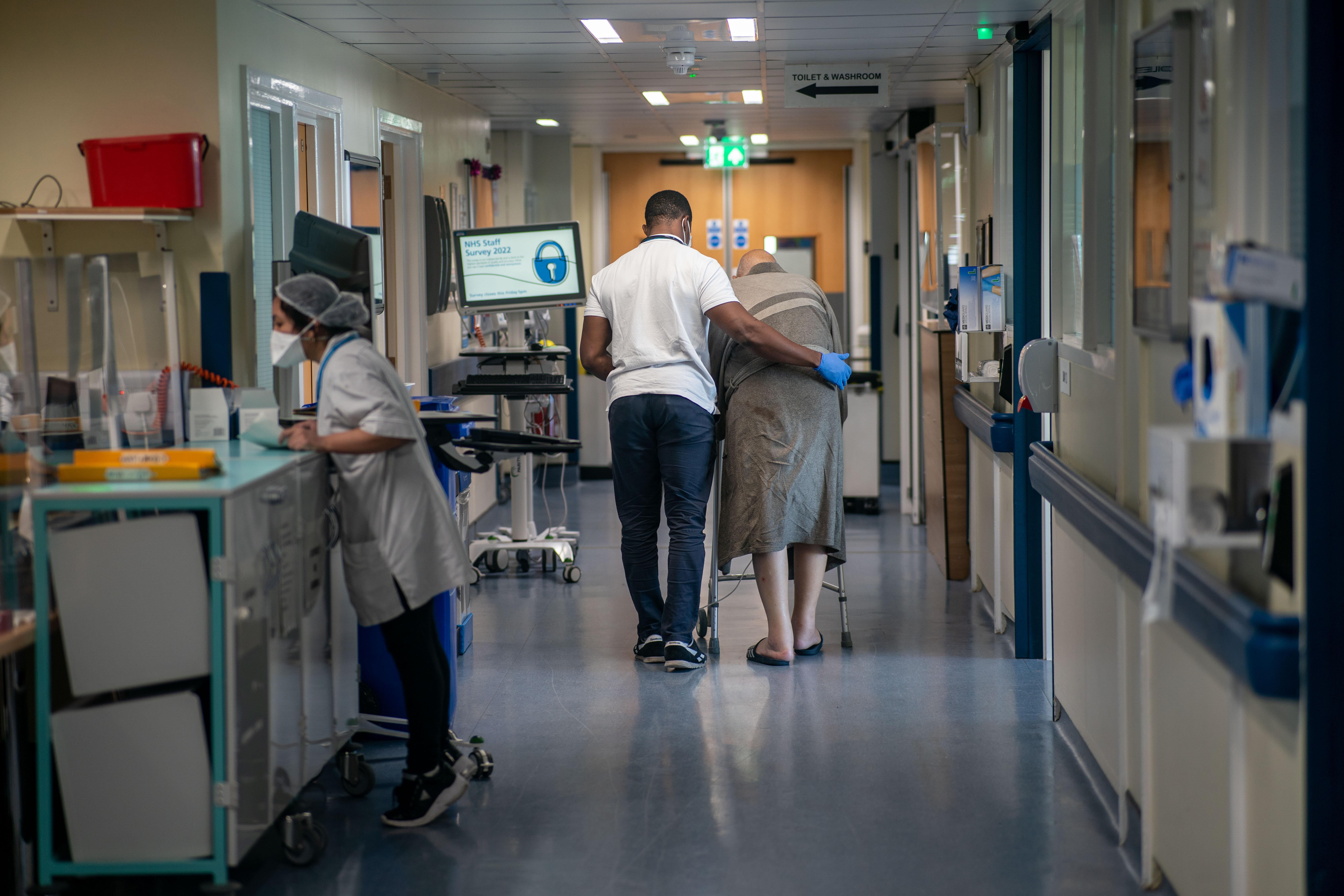 A general view of staff on a NHS hospital ward (Jeff Moore/PA)