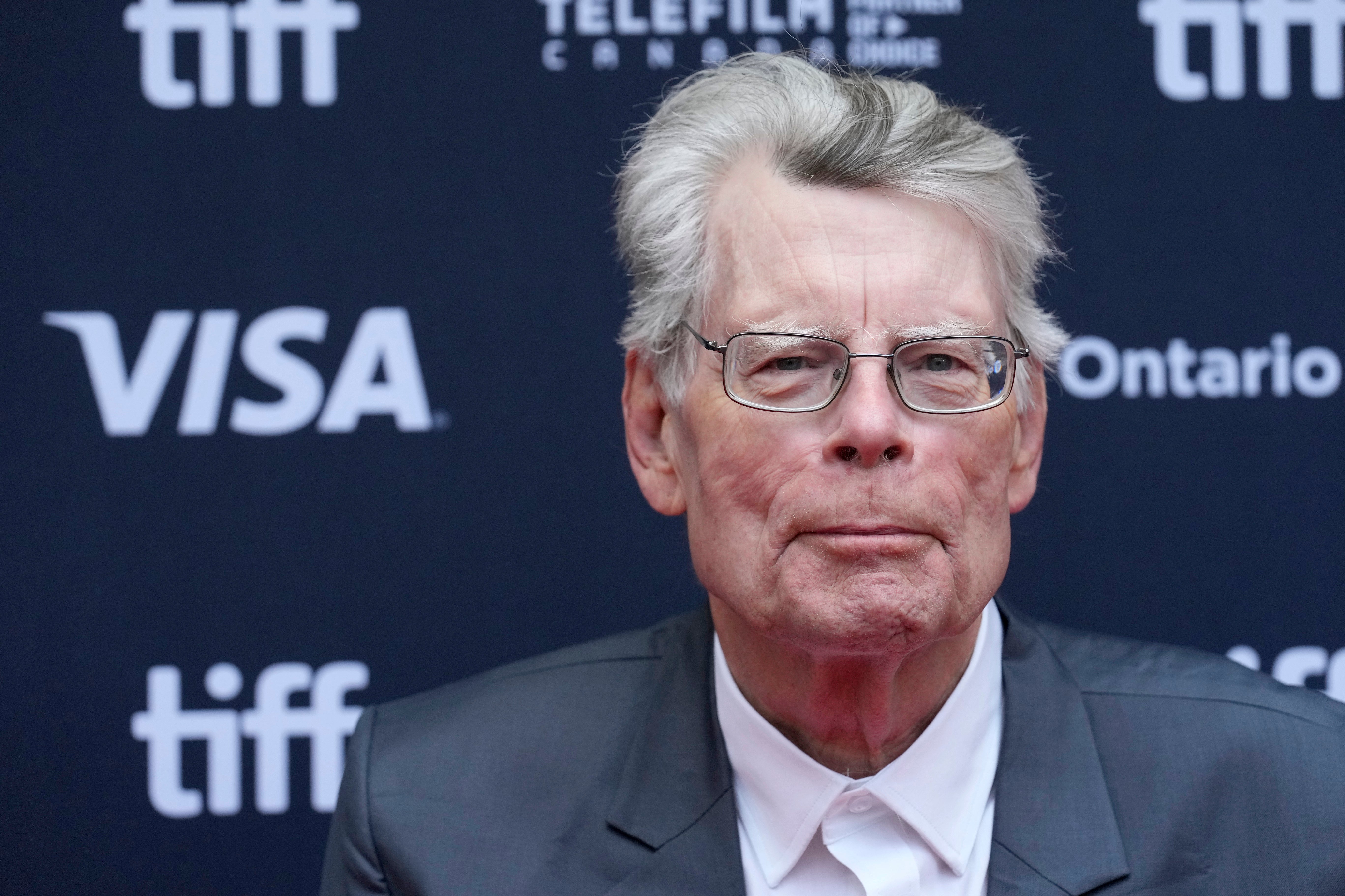 Stephen King has cautioned against hyperbole in book blurbs