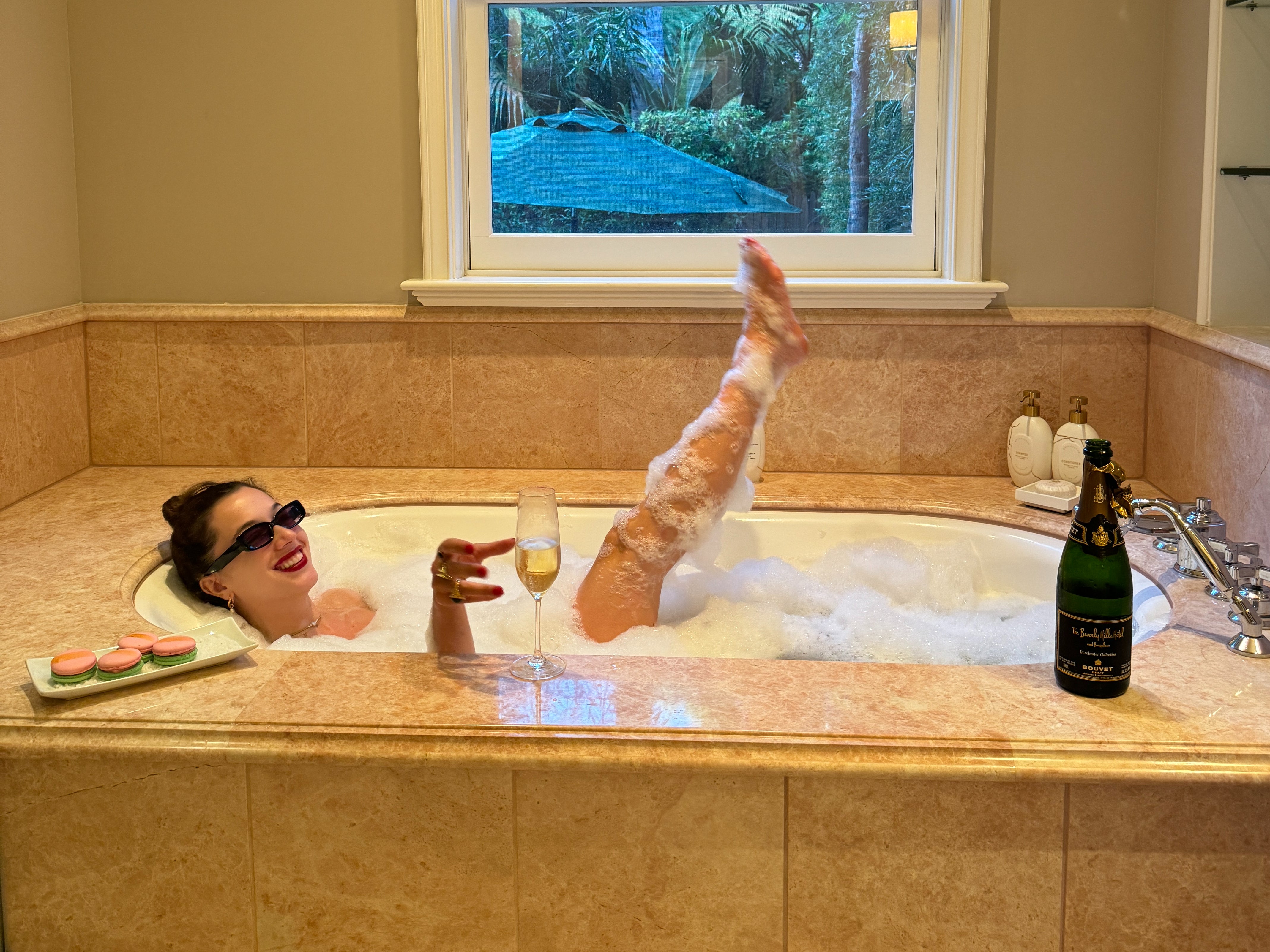 Olivia living her best Hollywood life in a bubble bath