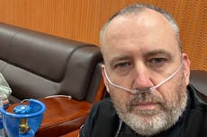 Mark Williams forced to take oxygen during snooker match