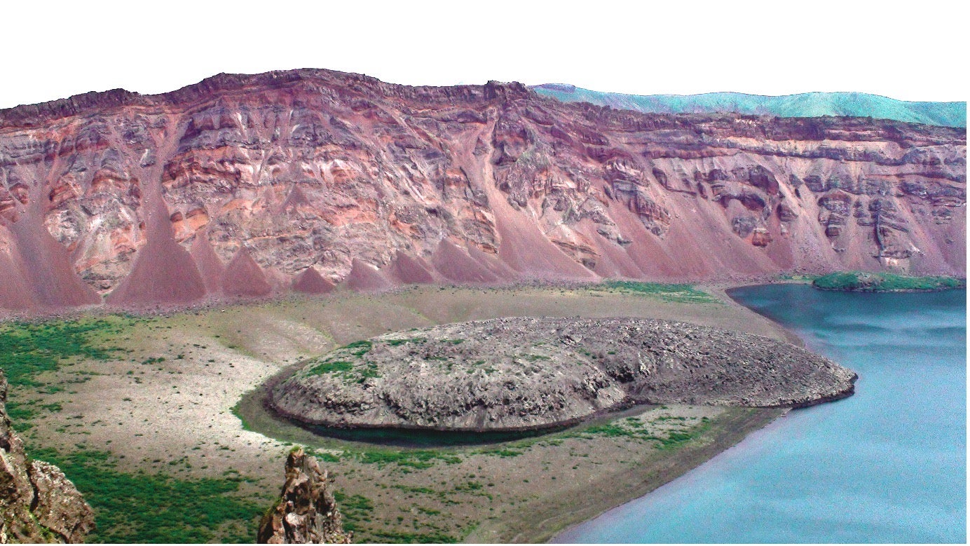 Mystery eruption occurred at Zavaritskii volcano in Simushir island, Kurils