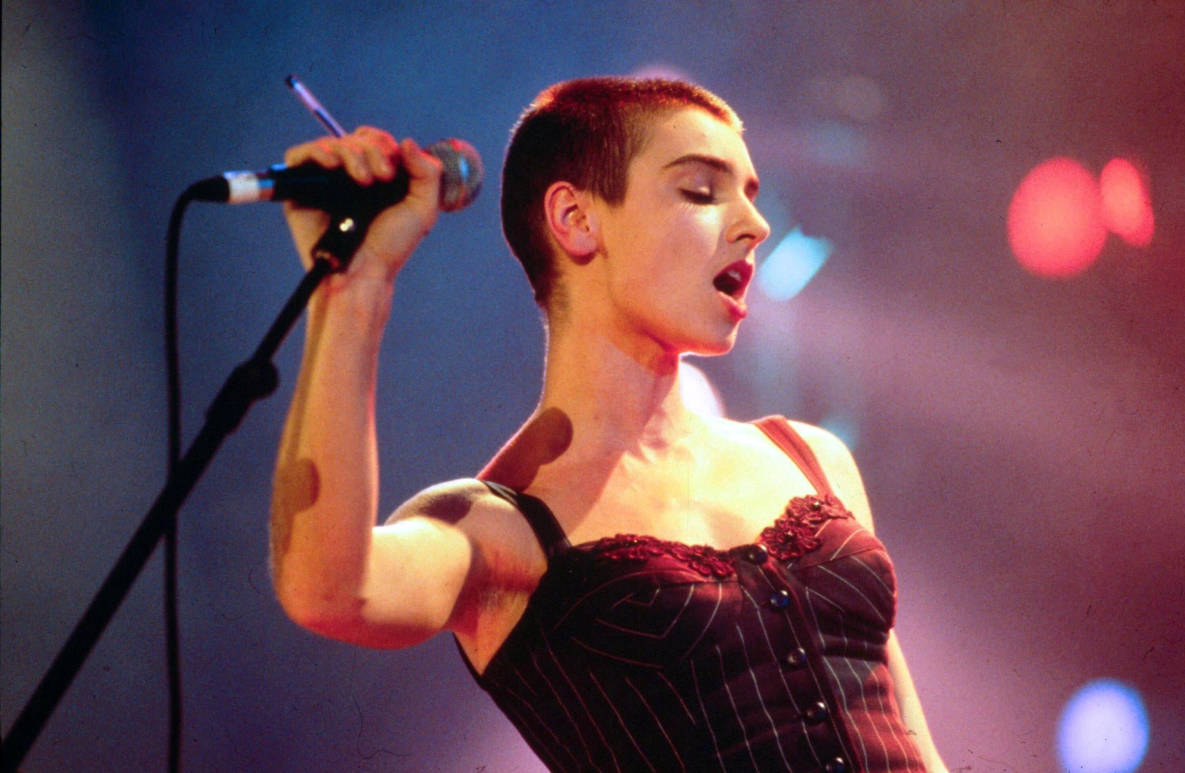 O’Connor performing in 1992. She revealed in her memoir that she always thought of her mother when she sang ‘Nothing Compares 2 U’