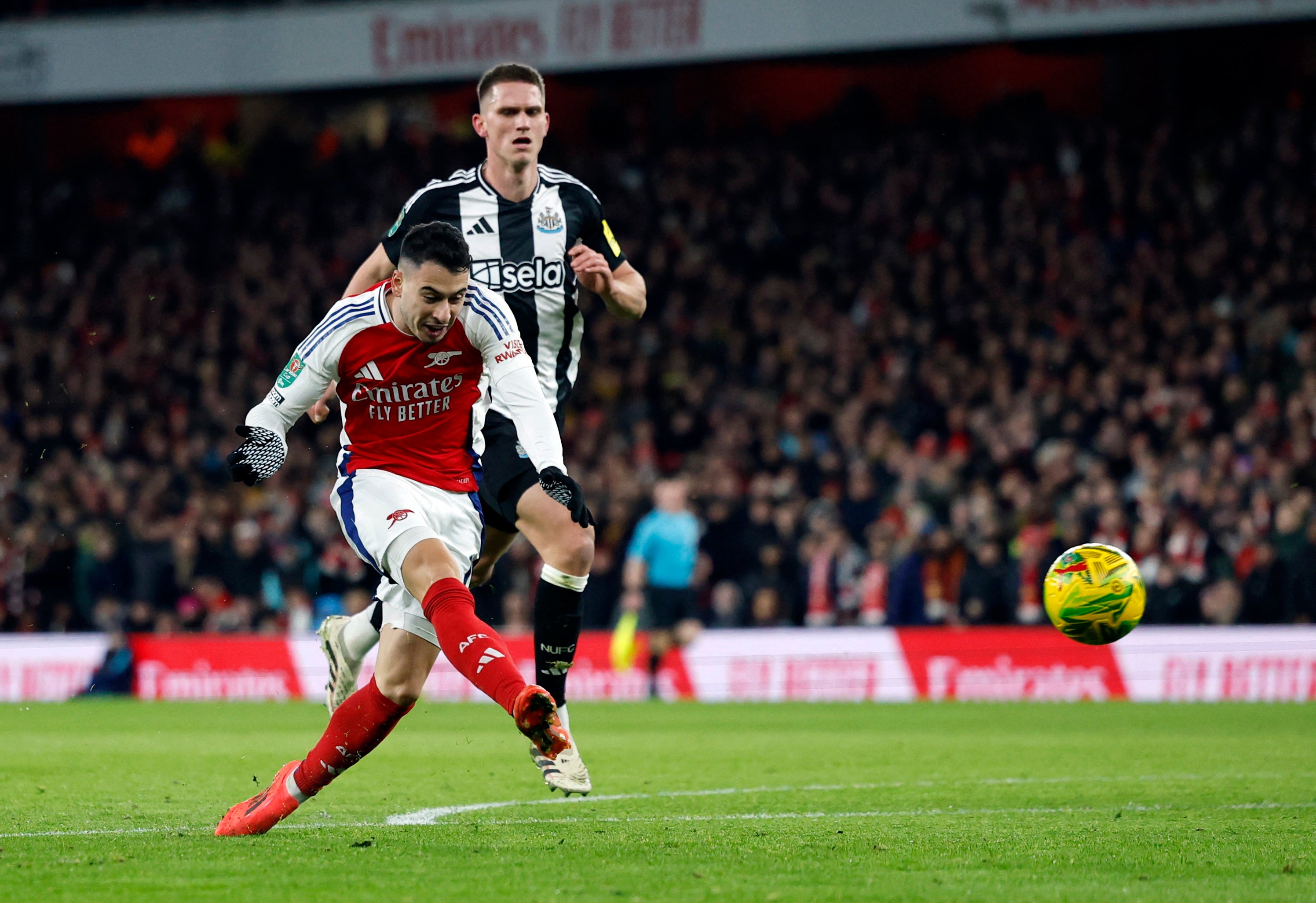 Gabriel Martinelli struck the post in a brilliant first half chance