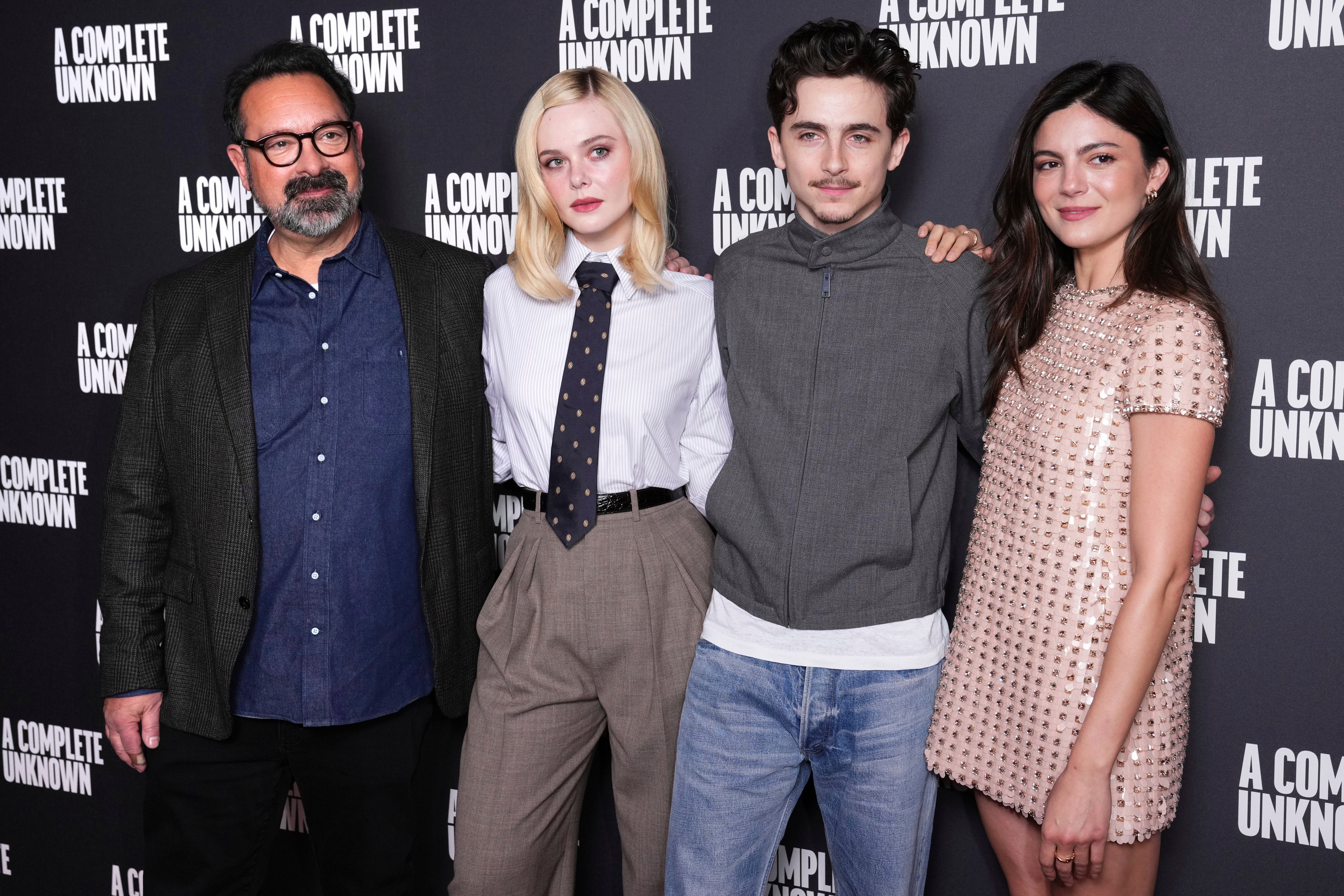 RESEÑA-A COMPLETE UNKNOWN