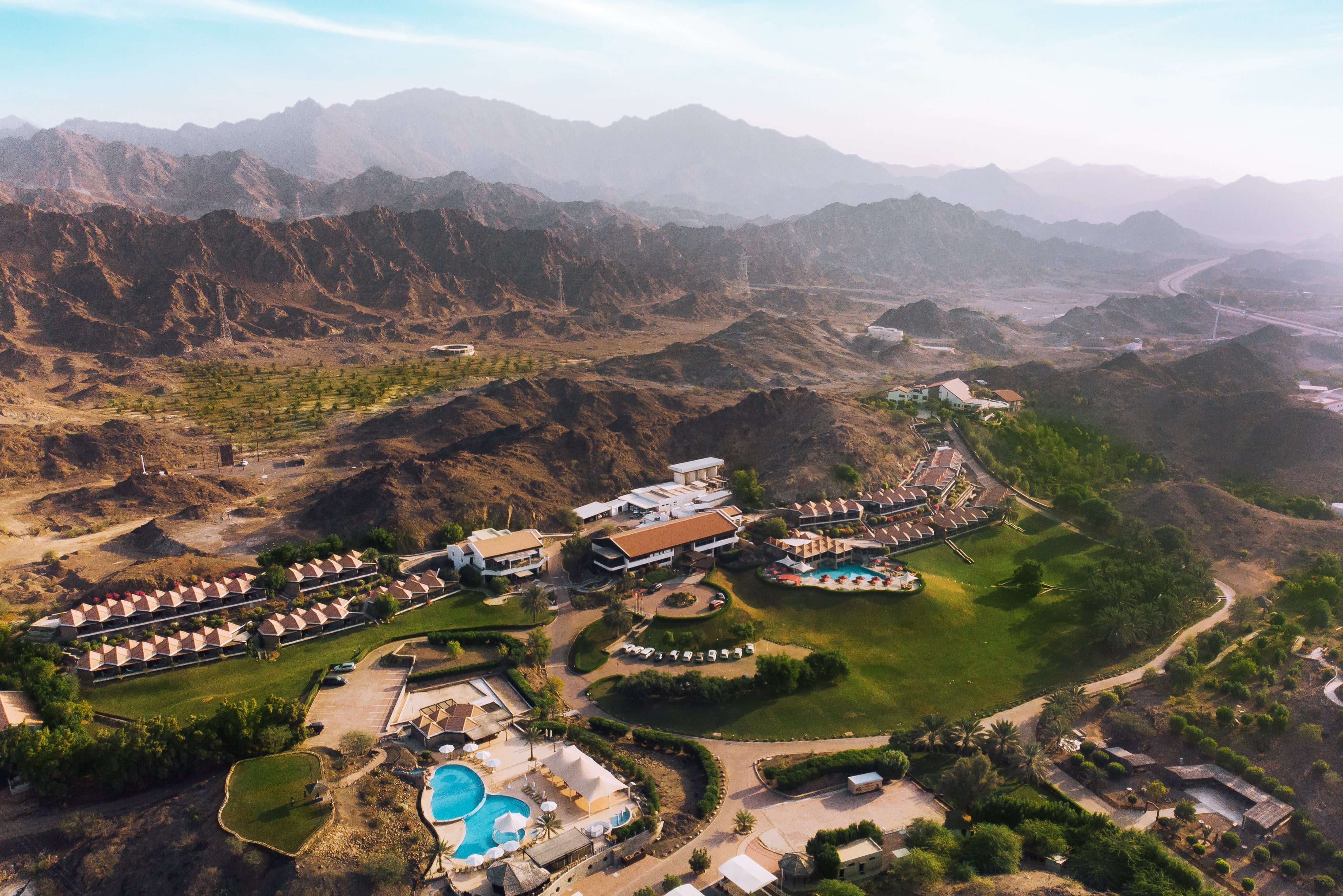 <p>Stay in Dubai in style with chic chalet-like suites at JA Hatta Fort Hotel</p>