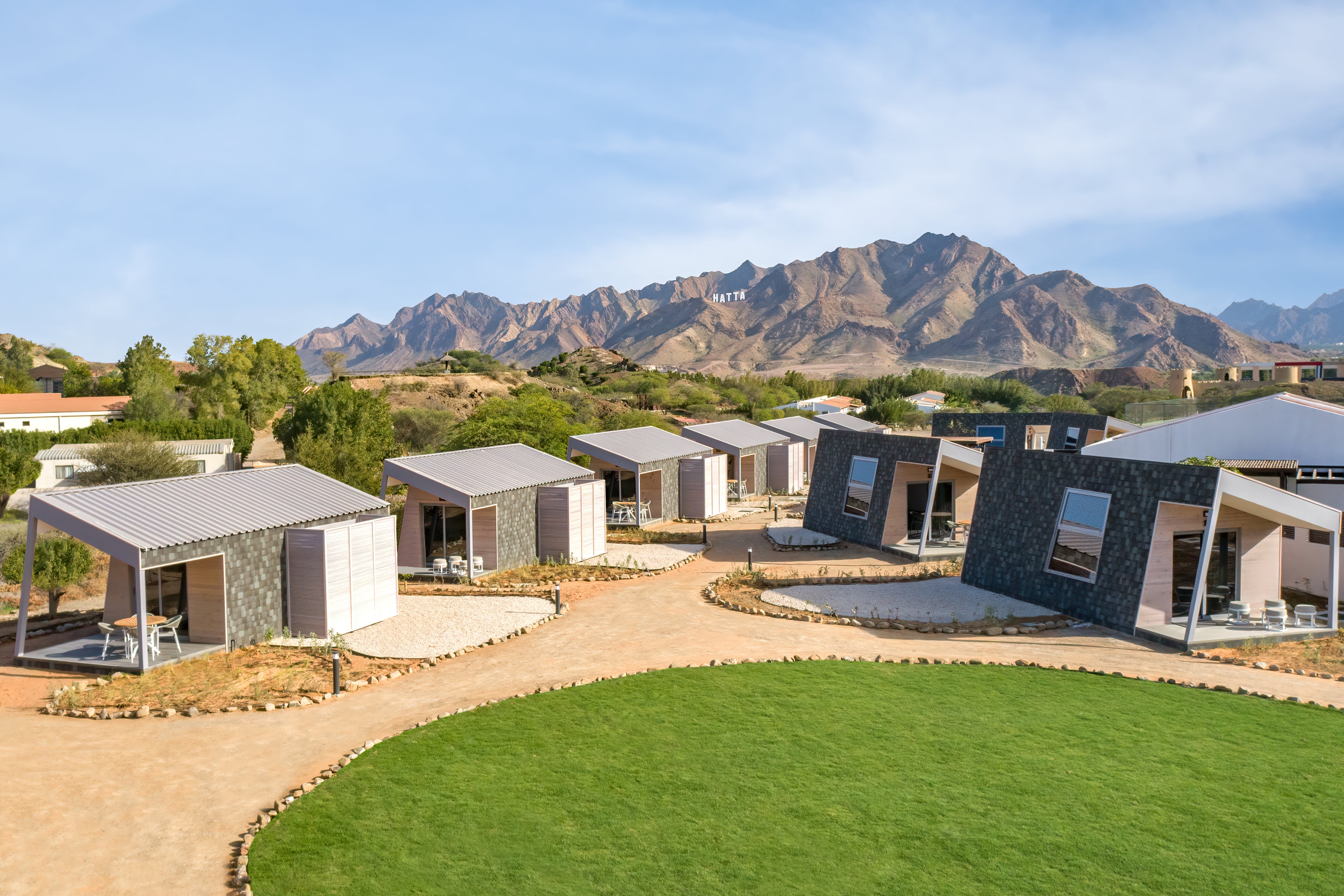 For travellers who prefer to fill their trips with adventure and comfort, JA Hatta Fort’s chalet-style suites do both