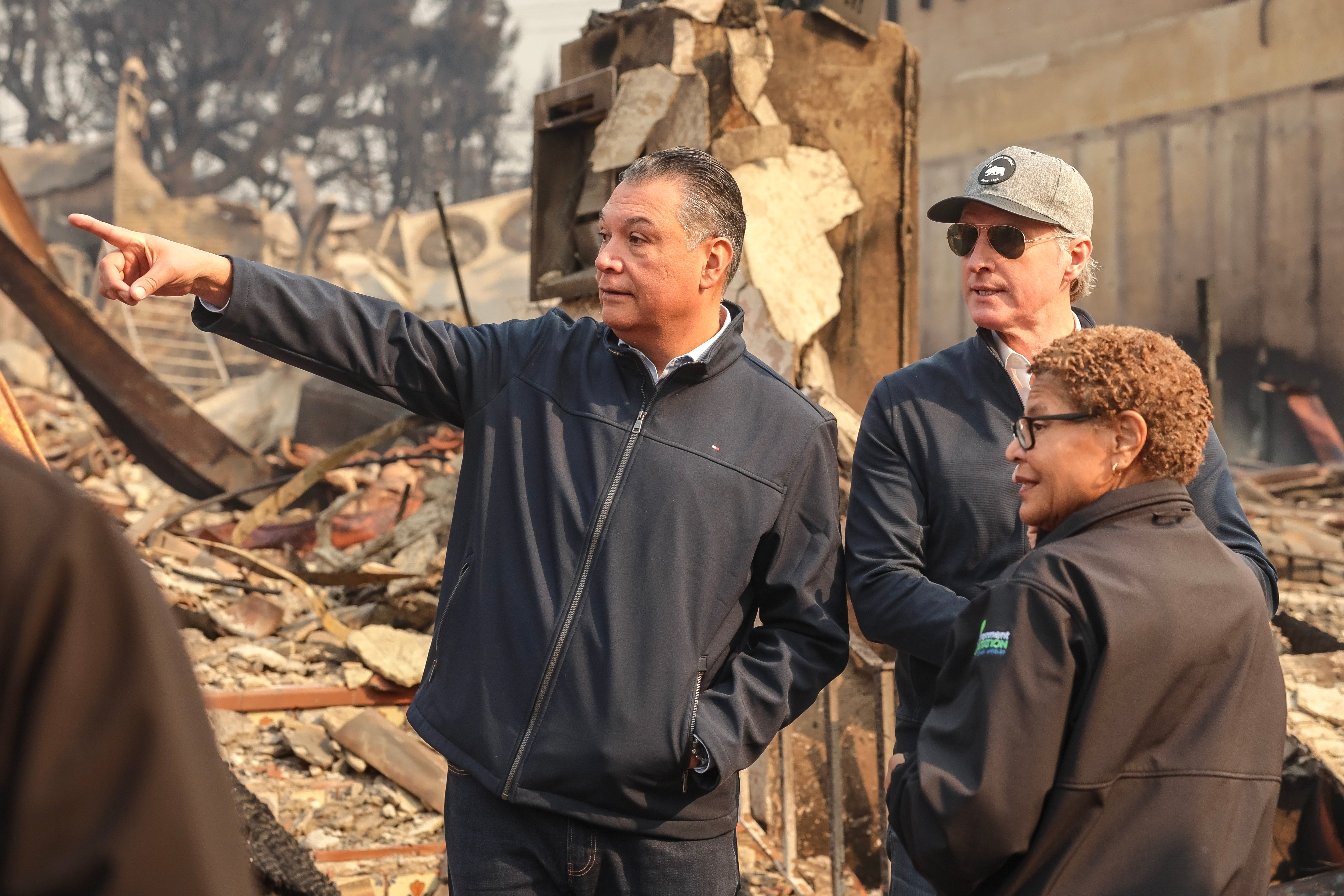 Upon returning from Ghana, Bass tours an area damaged by the Palisades wildfire in the Pacific Palisades neighborhood on Wednesday